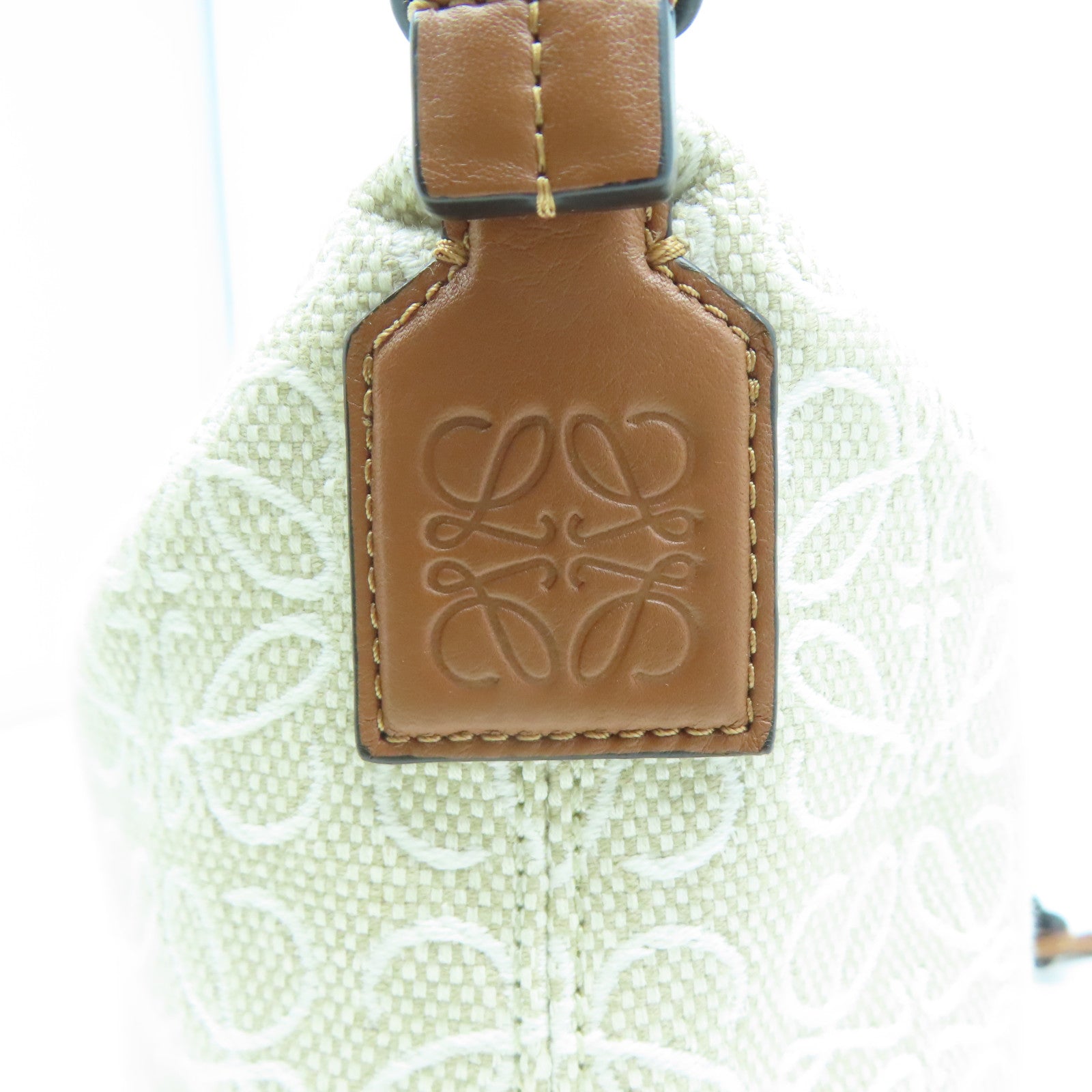 LOEWE 帆布/皮革Small Cubi Bag金扣手挽袋米色/啡色