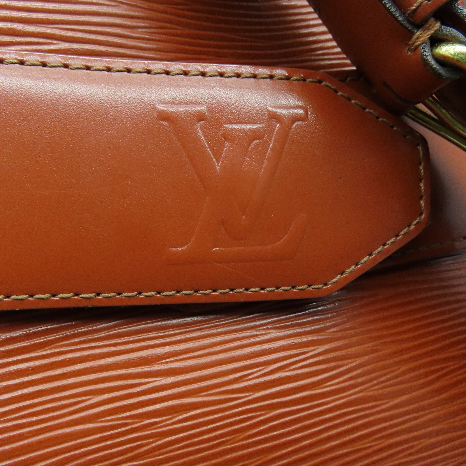 LOUIS VUITTON Epi Sac Depaule Gold Buckle Shoulder Bag Brown