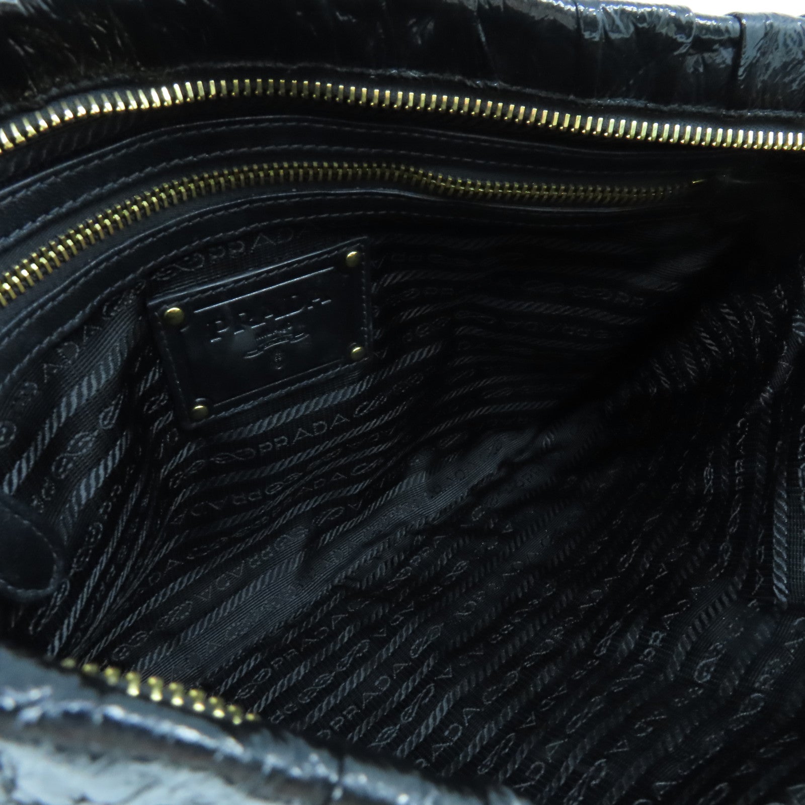 PRADA 漆皮皮革Clutch Bag金扣手拿包黑色