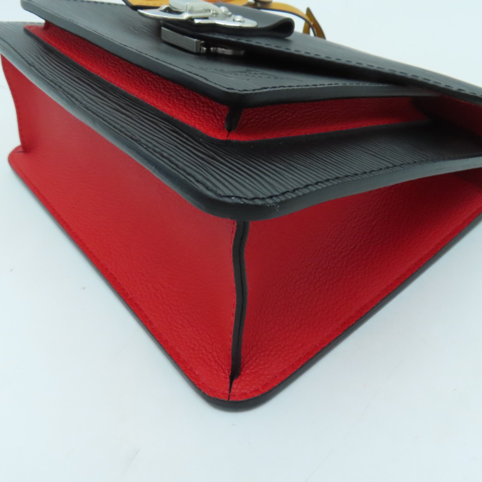 LOUIS VUITTON Epi Neo Monceau銀扣肩背袋黑色紅色