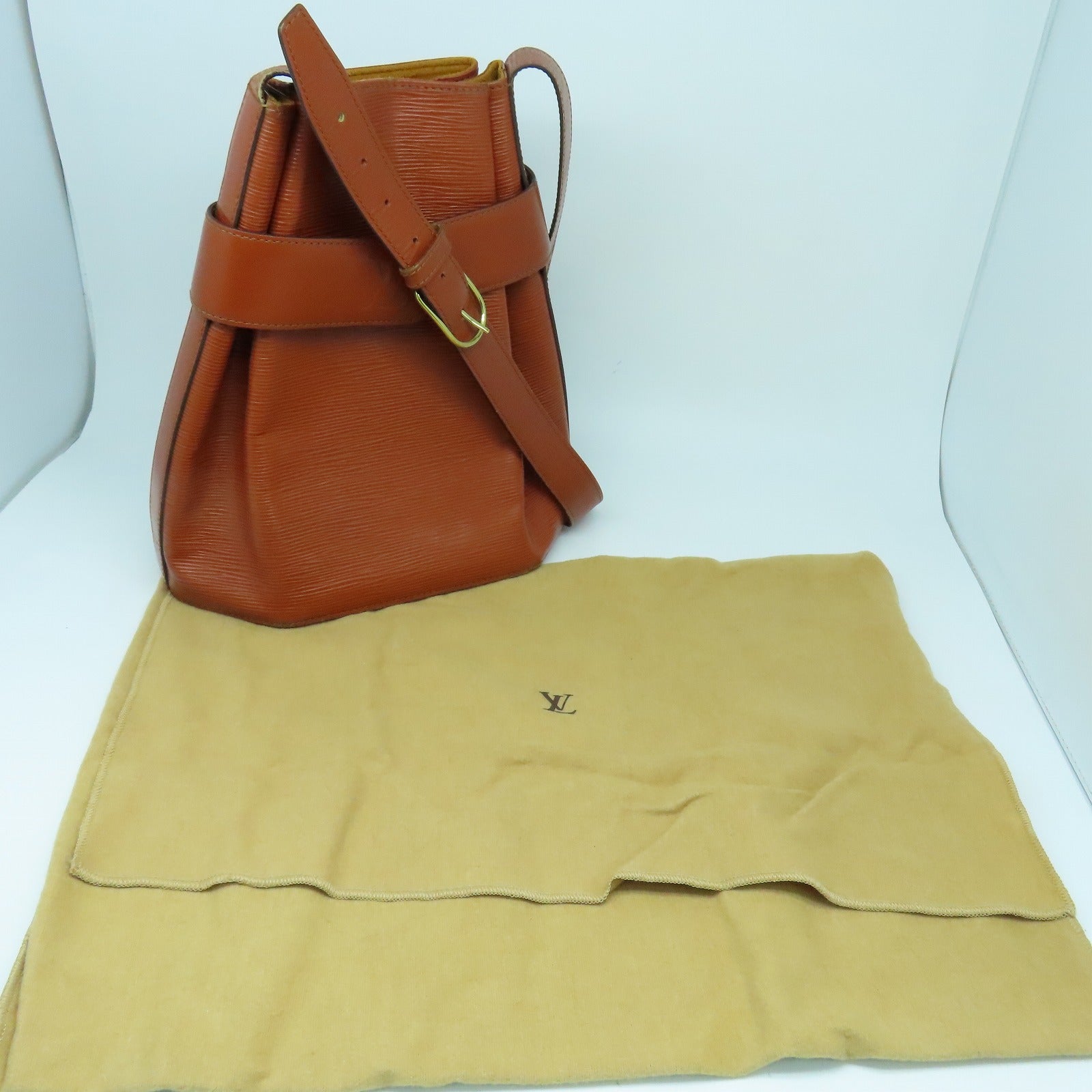 LOUIS VUITTON Epi Sac Depaule Gold Buckle Shoulder Bag Brown