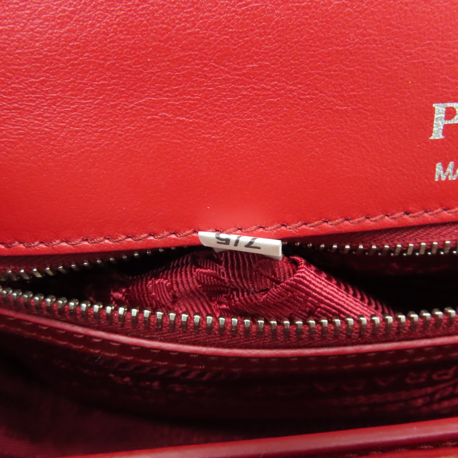 PRADA 牛皮皮革Shoulder Bag銀扣鏈帶肩背袋紅色