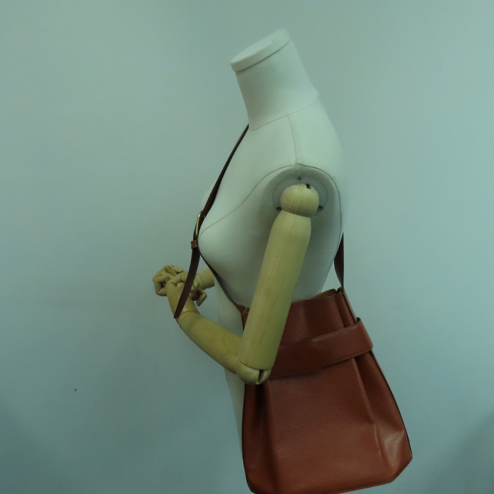 LOUIS VUITTON Epi Sac Depaule Gold Buckle Shoulder Bag Brown