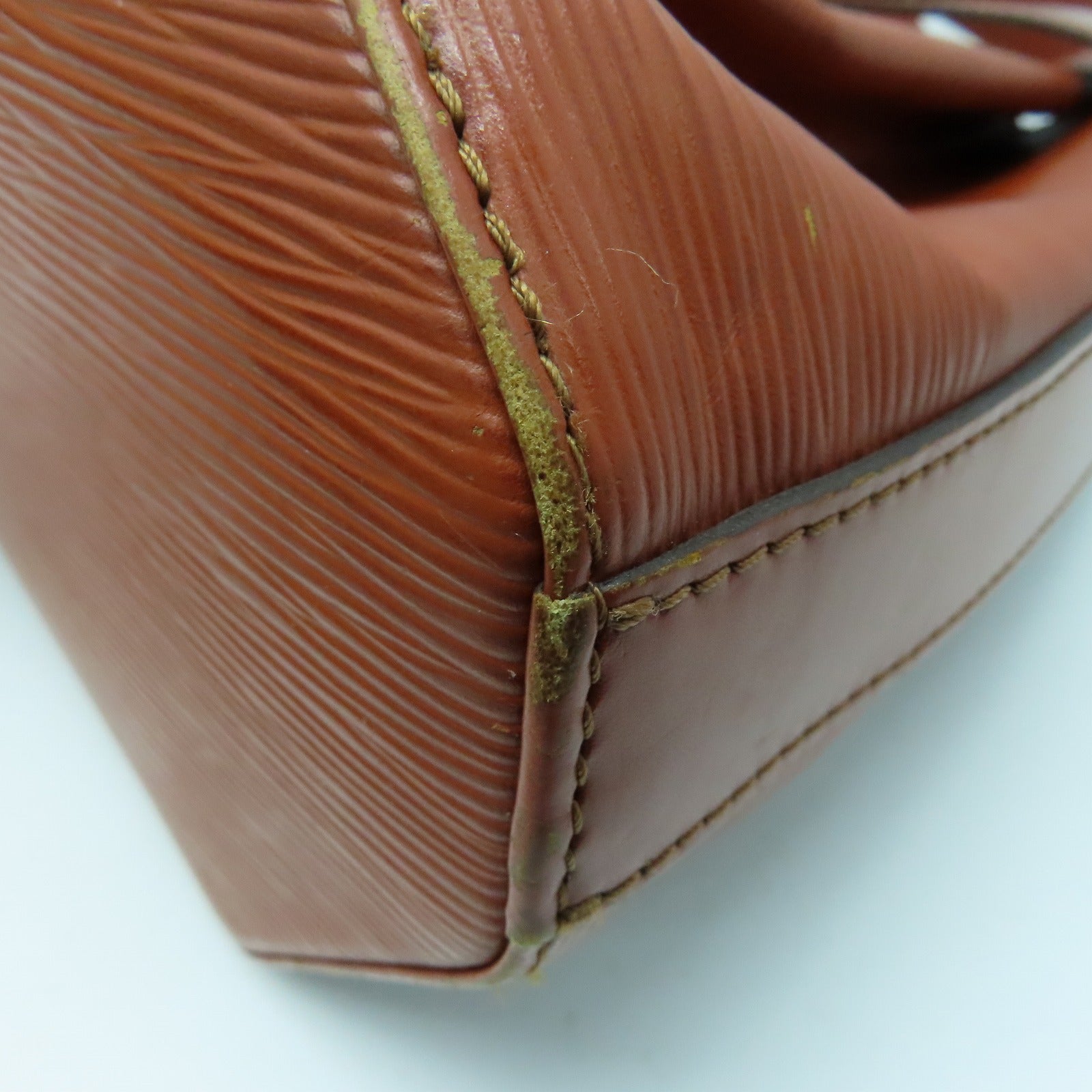LOUIS VUITTON Epi Sac Depaule Gold Buckle Shoulder Bag Brown