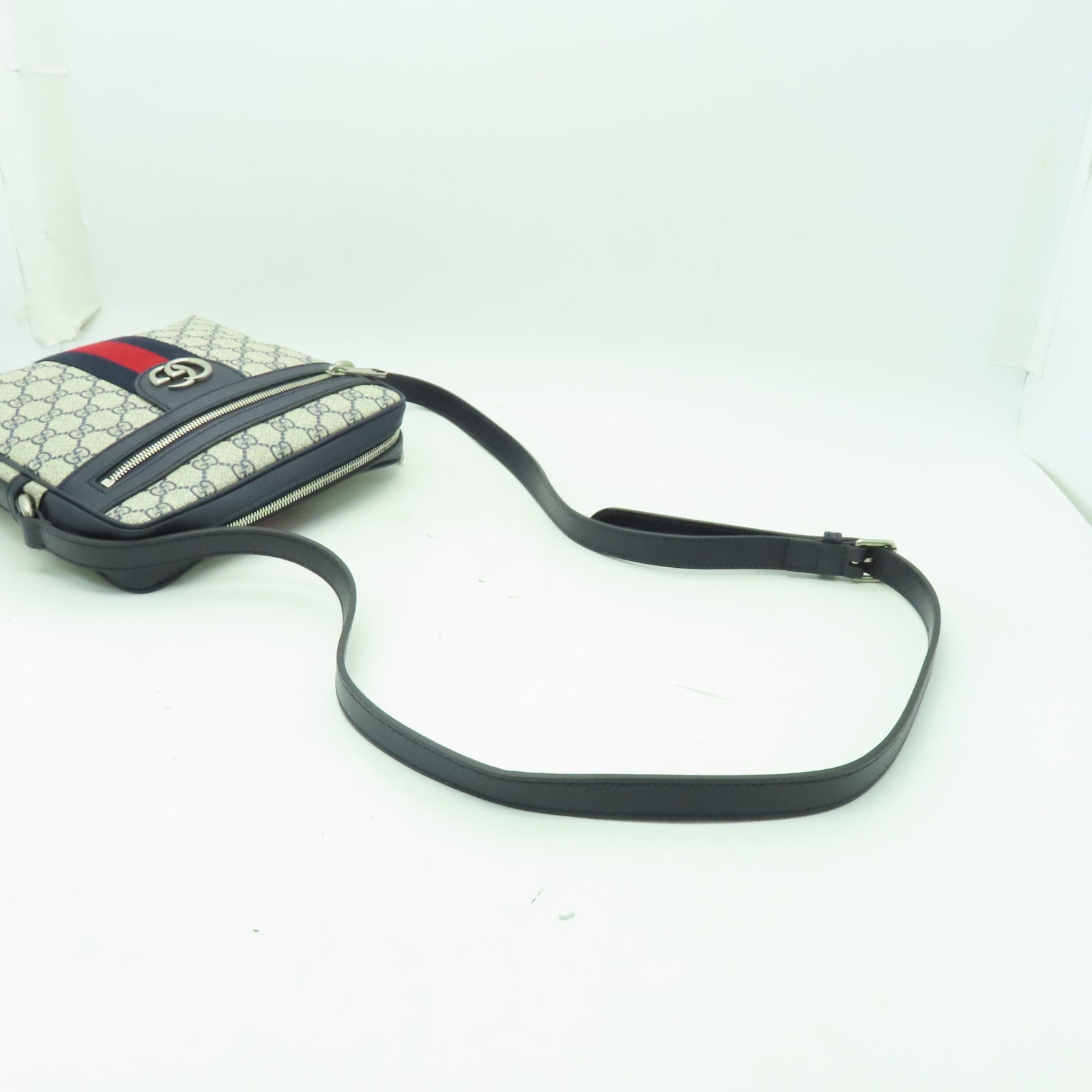 GUCCI 塗層帆布Ophidia GG Small Messenger銀扣肩背袋米色/藍色