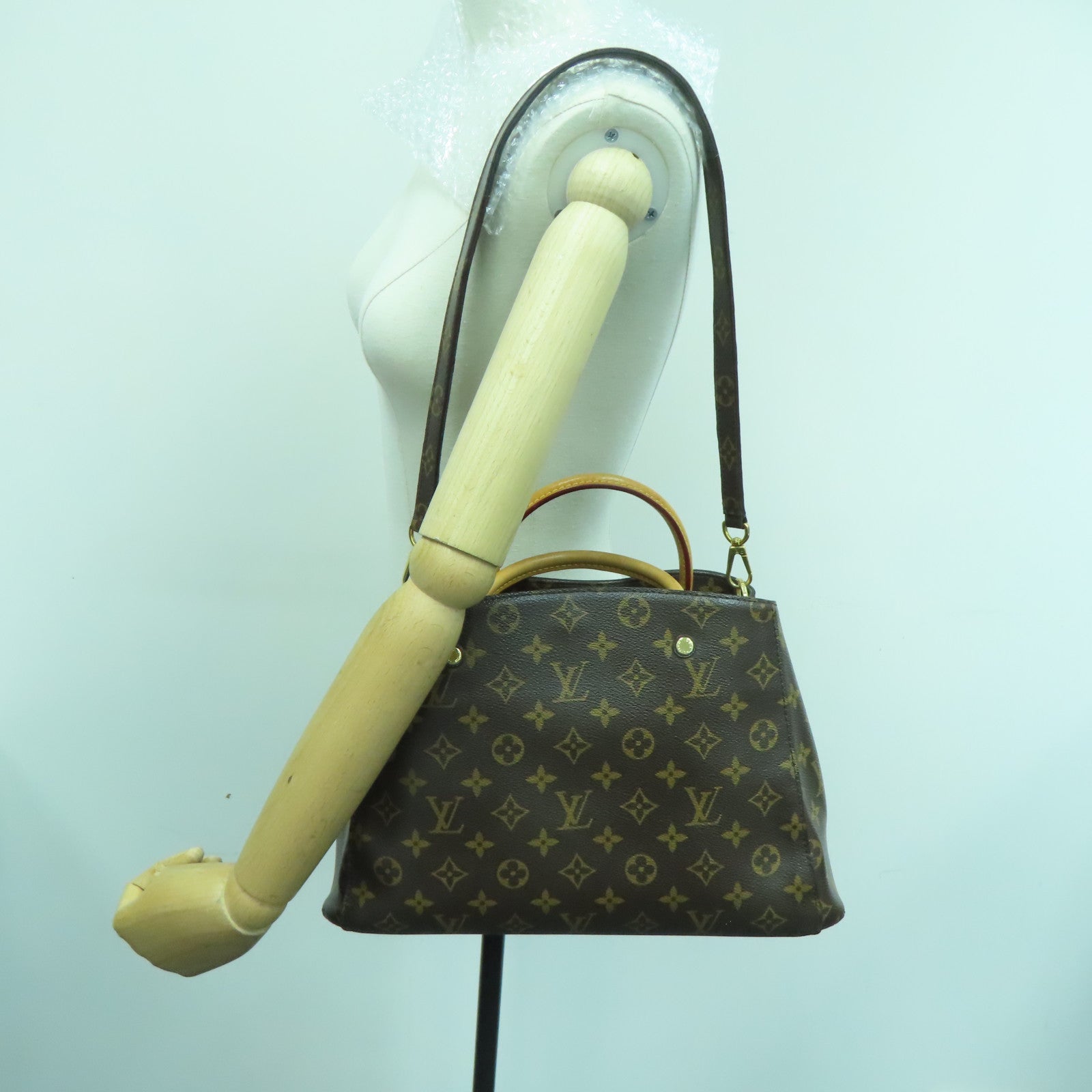LOUIS VUITTON Monogram Montaigne MM金扣手挽袋啡色