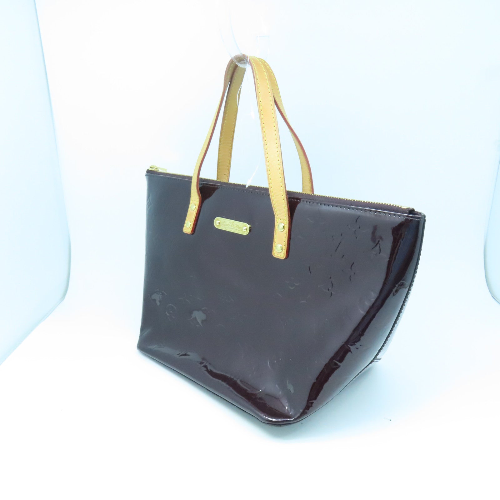 LOUIS VUITTON Monogram Vernis Bellevue PM gold buckle handle bag red
