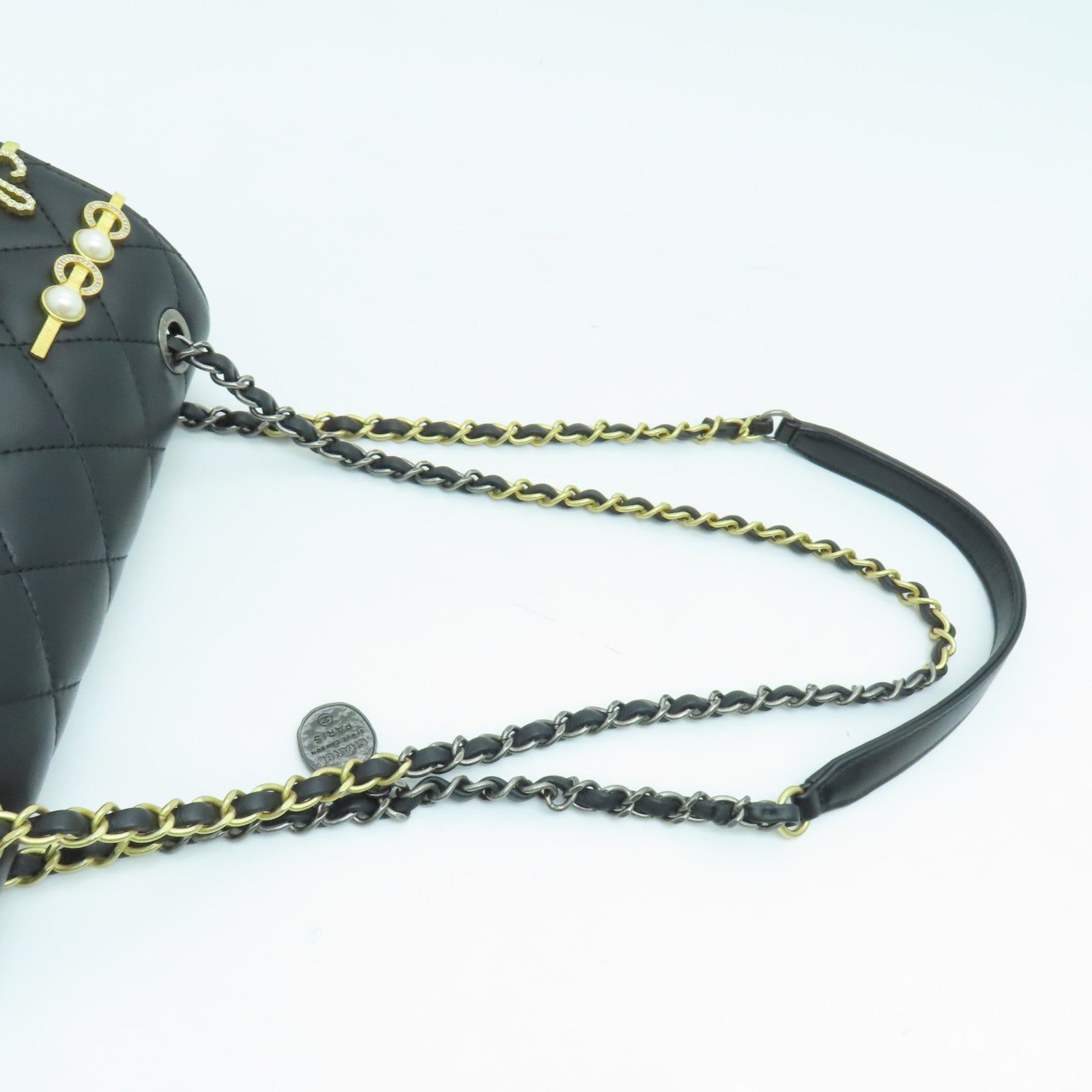 CHANEL 【激減優惠】菱格羊皮皮革Pearl Hairpin Badge鏈帶肩背袋黑色