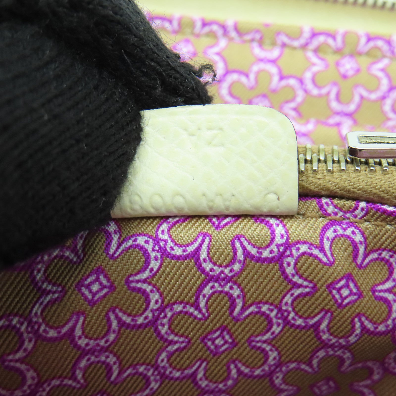 HERMES Epsom皮革Silk In Compact銀扣錢包白色