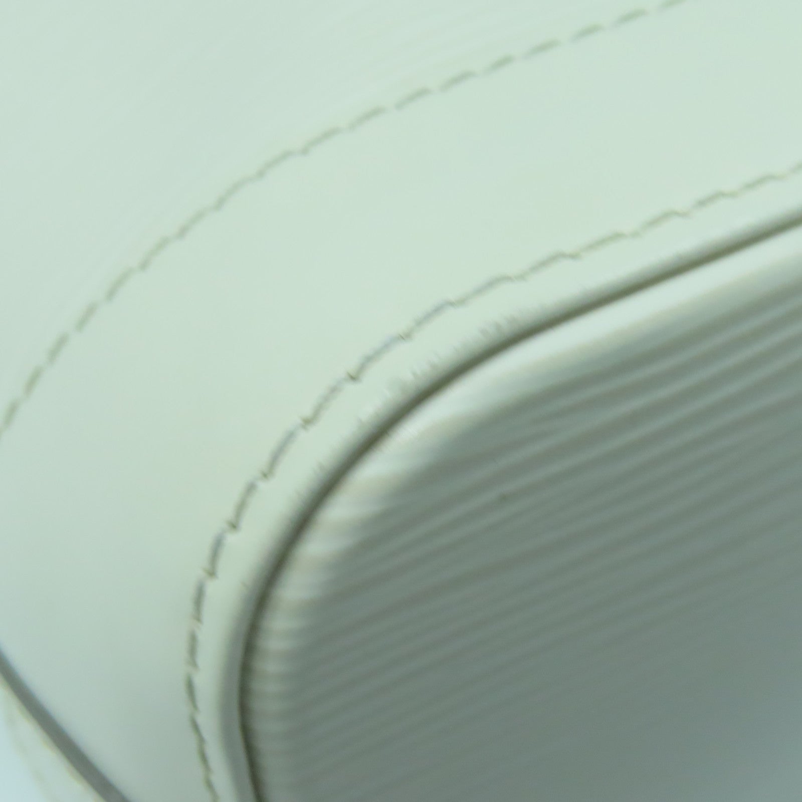 LOUIS VUITTON Epi Lockit PM Silver Buckle Handle Bag White