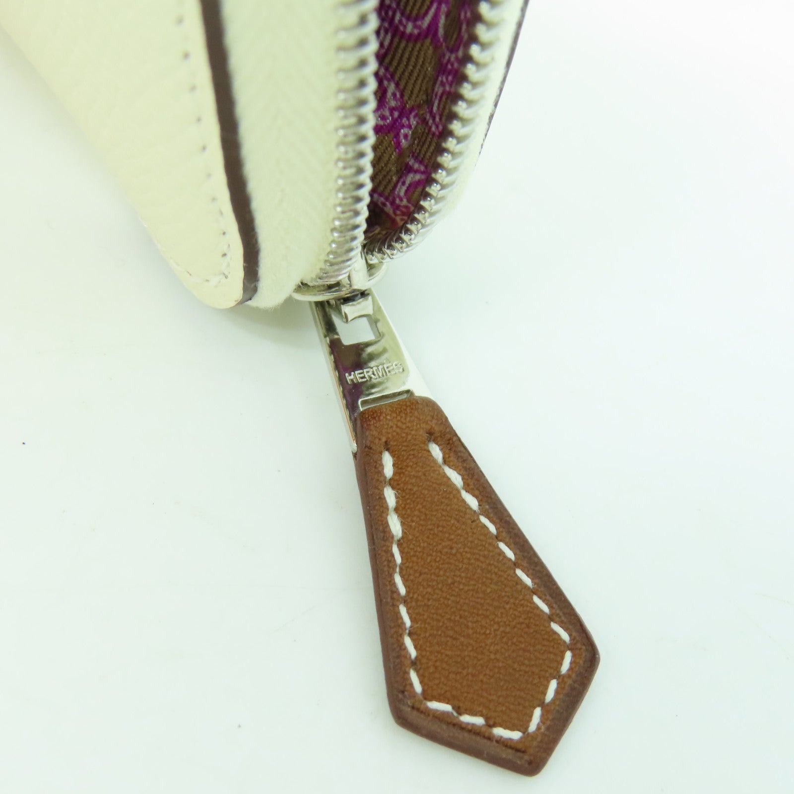 HERMES Epsom皮革Silk In Compact銀扣錢包白色