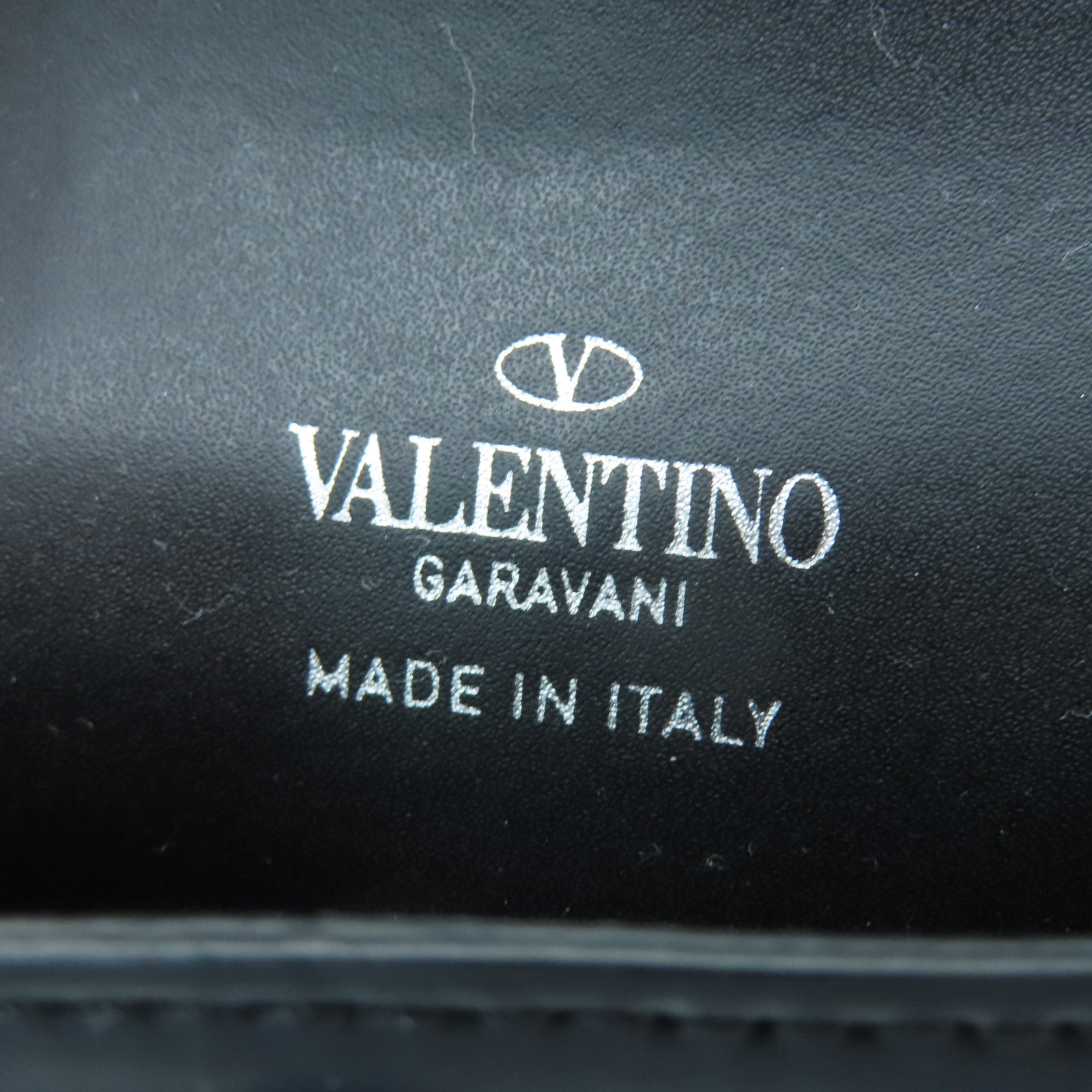 Valentino 牛皮皮革Air Pod Case銀扣耳機盒黑色