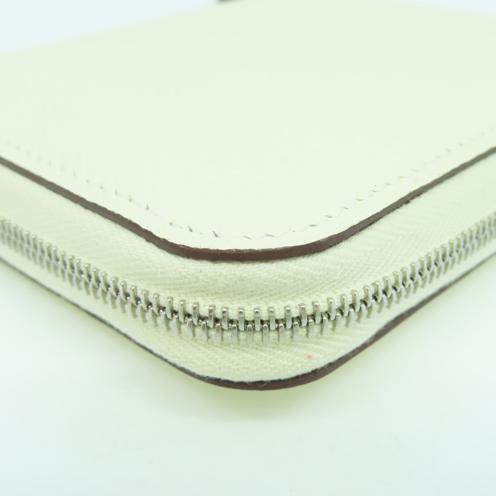 HERMES Epsom皮革Silk In Compact銀扣錢包白色