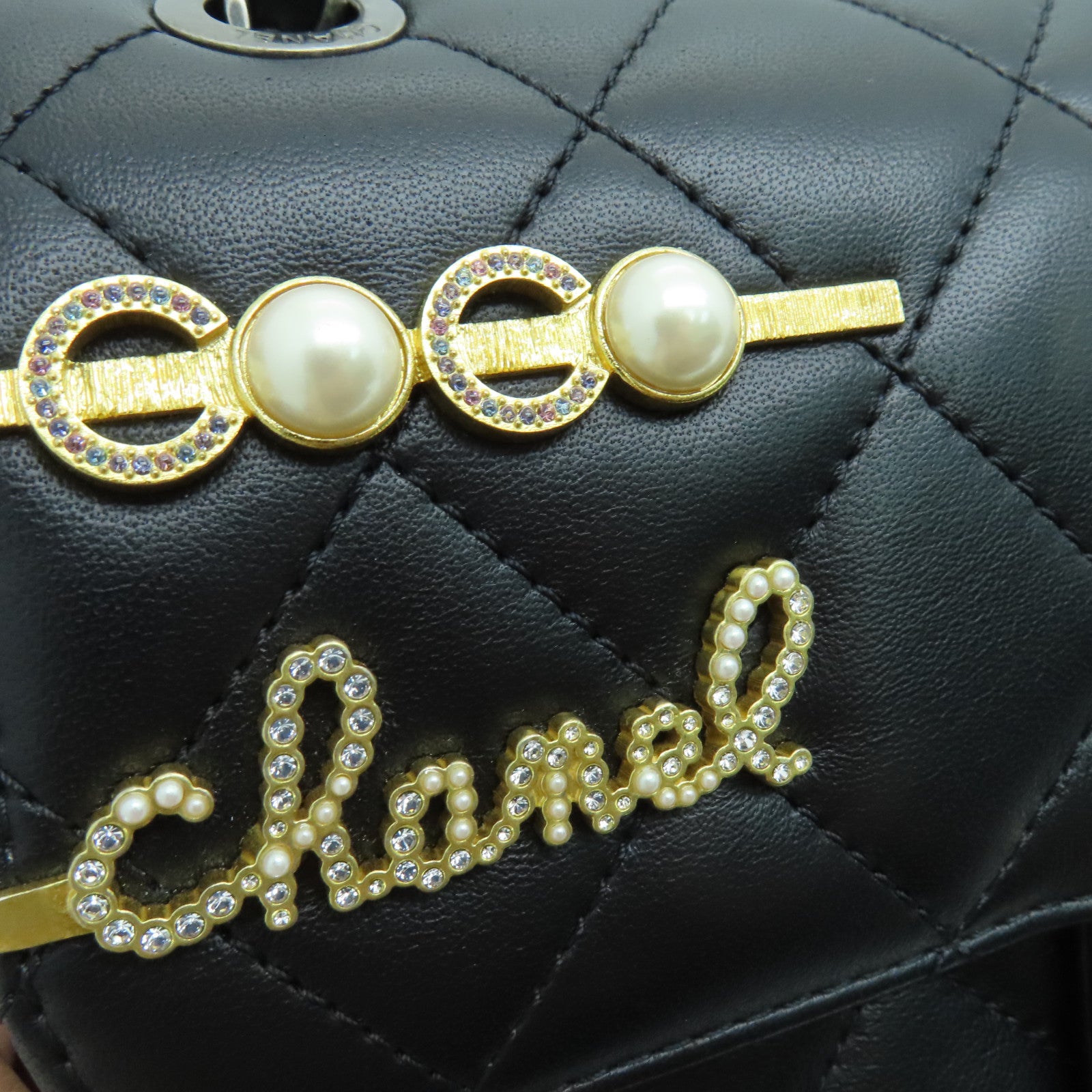 CHANEL 【激減優惠】菱格羊皮皮革Pearl Hairpin Badge鏈帶肩背袋黑色
