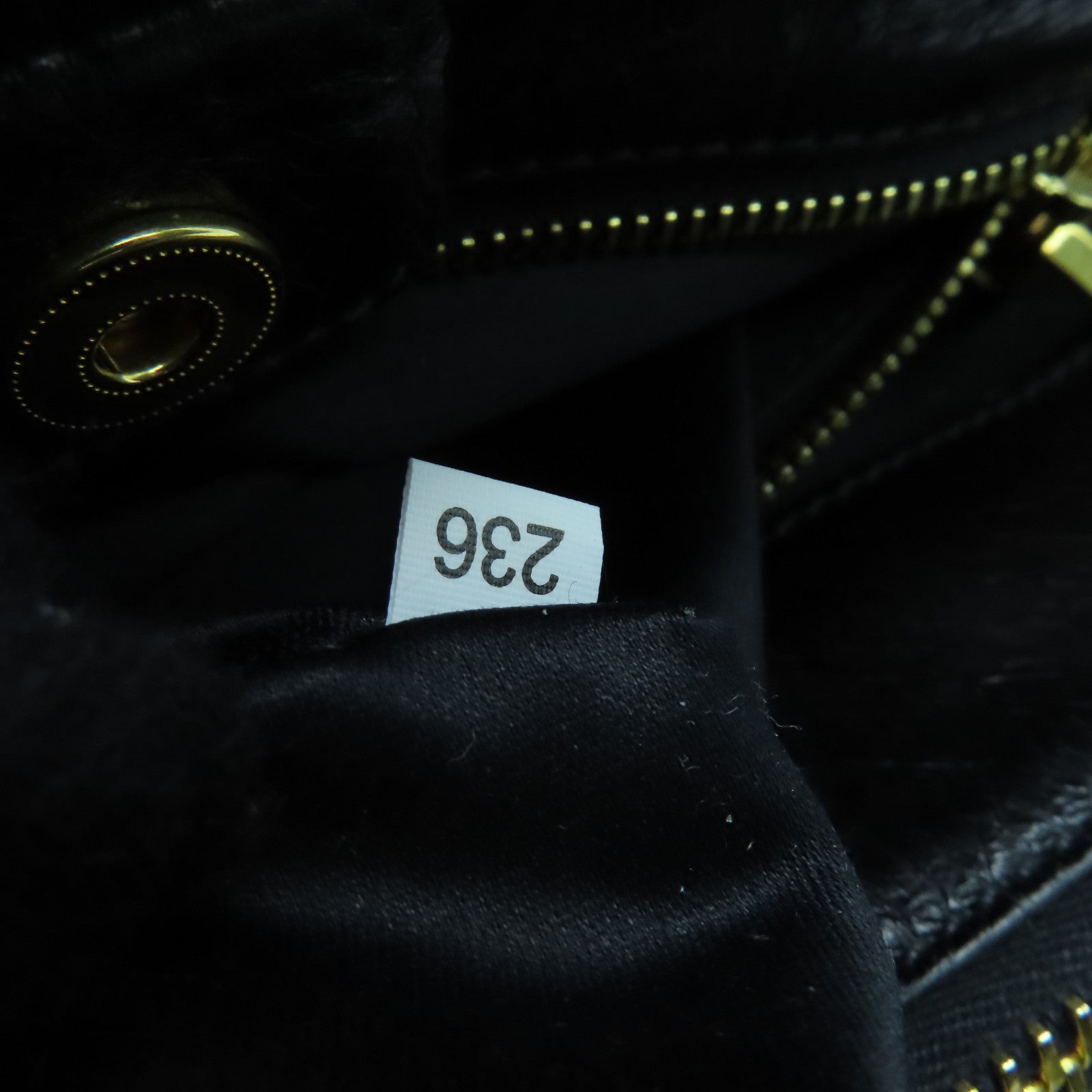 Miu Miu 牛皮皮革2way Shoulder Bag金扣手挽肩背两用袋黑色