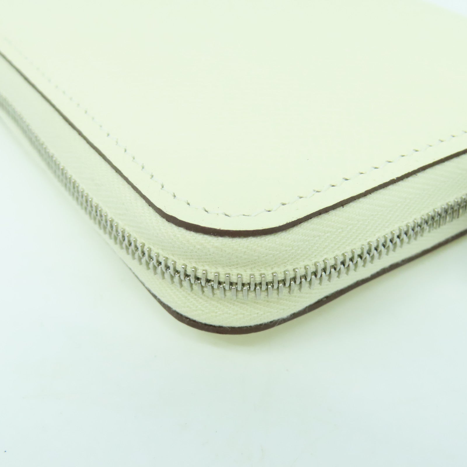 HERMES Epsom皮革Silk In Compact銀扣錢包白色