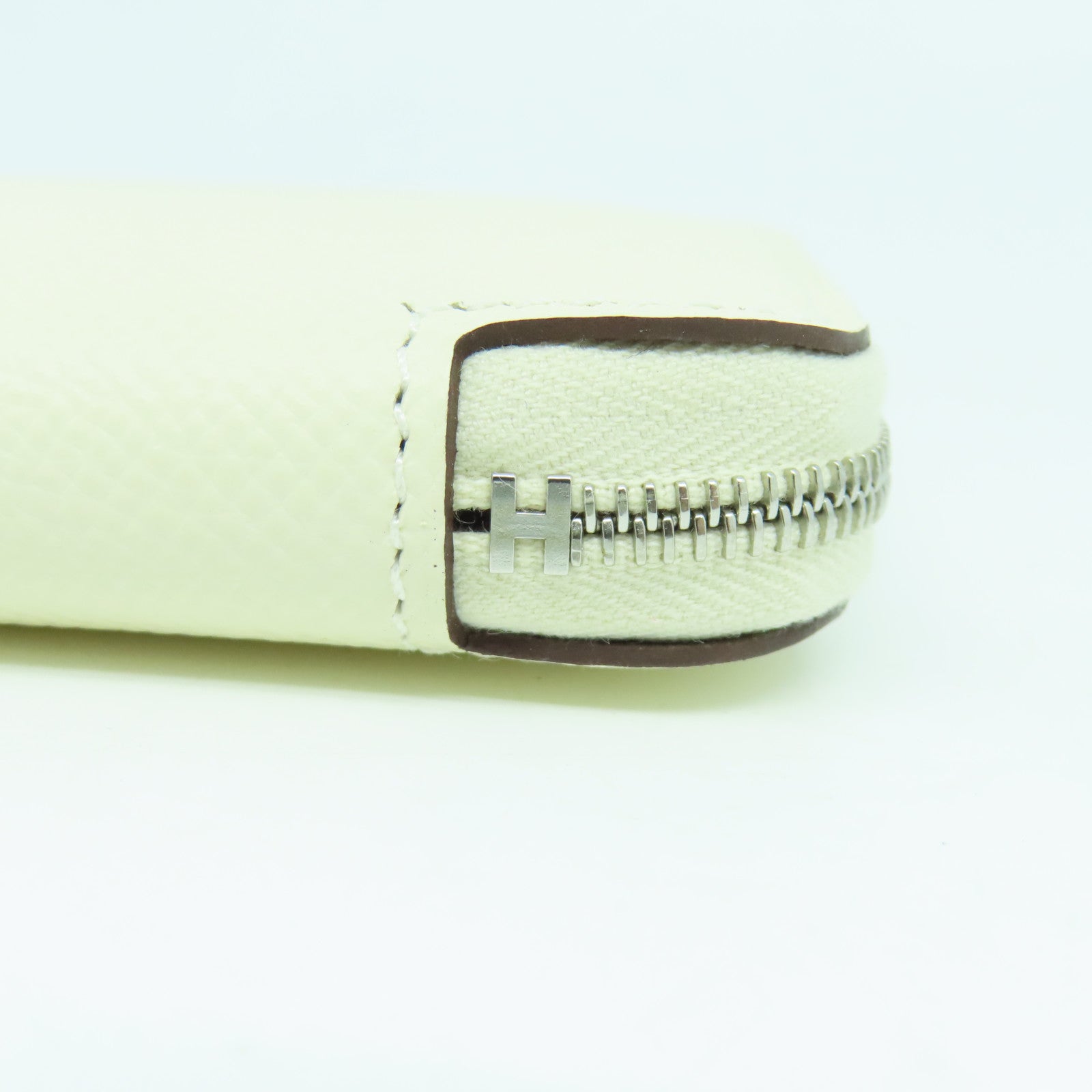 HERMES Epsom皮革Silk In Compact銀扣錢包白色