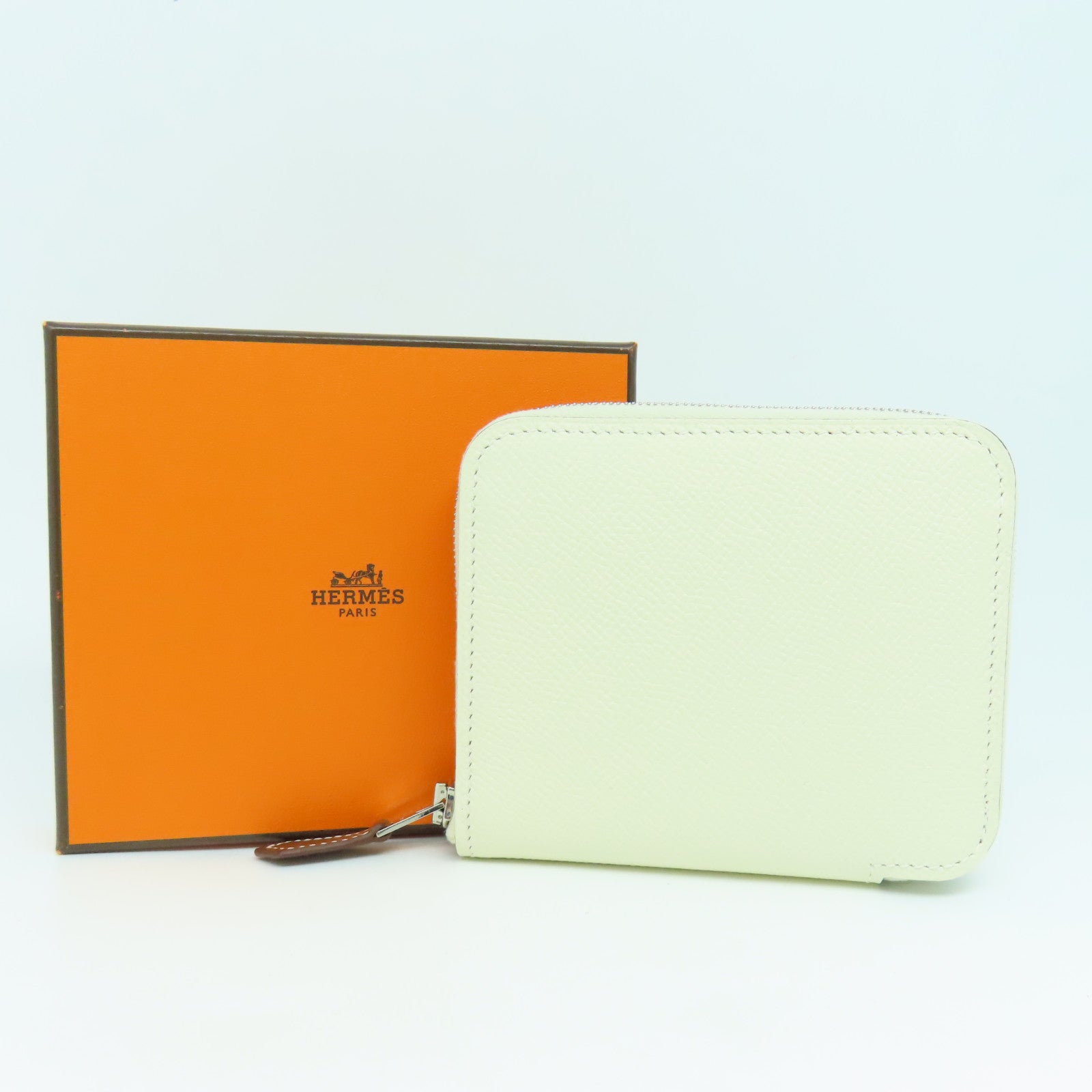 HERMES Epsom皮革Silk In Compact銀扣錢包白色