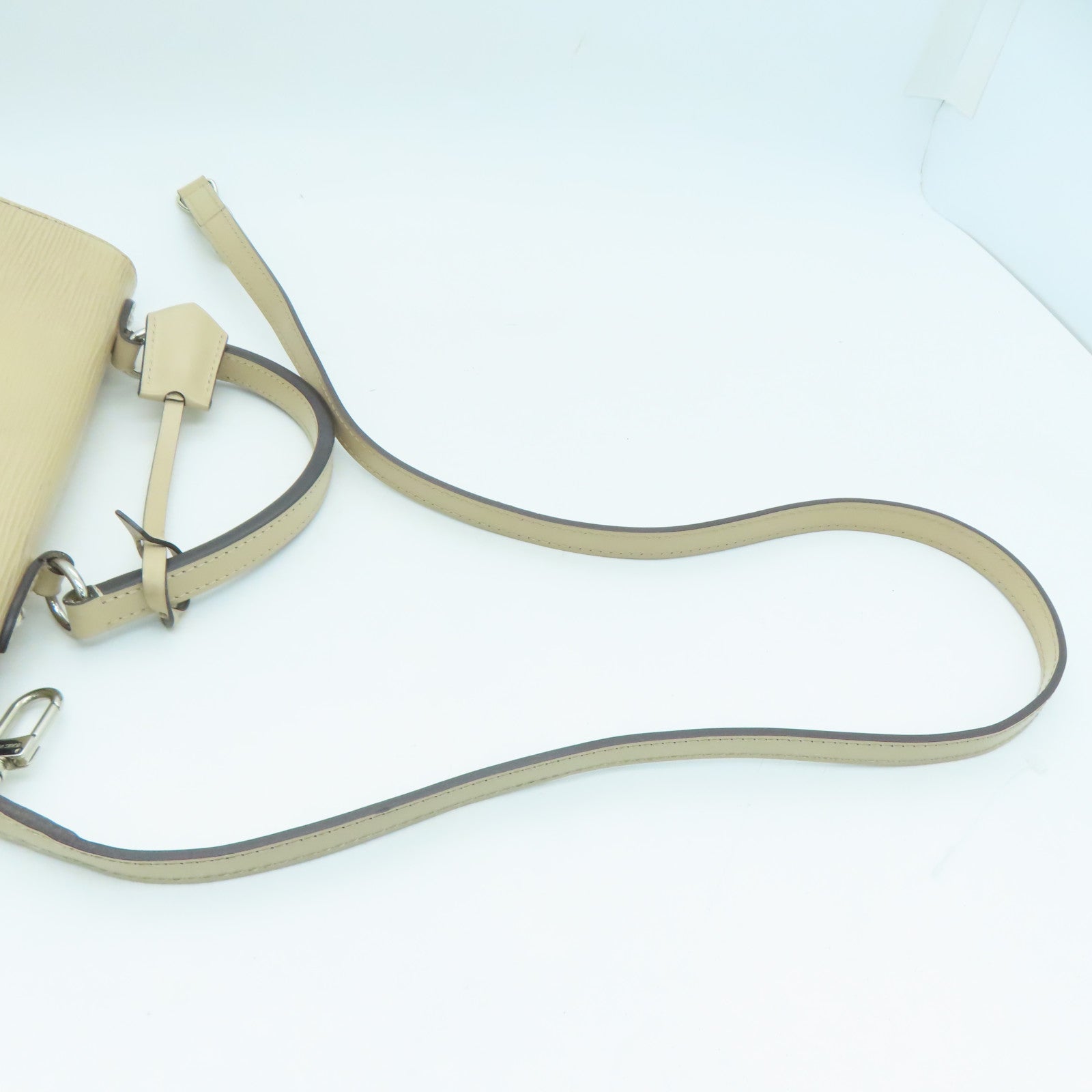 LOUIS VUITTON Epi Cluny BB银扣手挽肩背两用袋米色