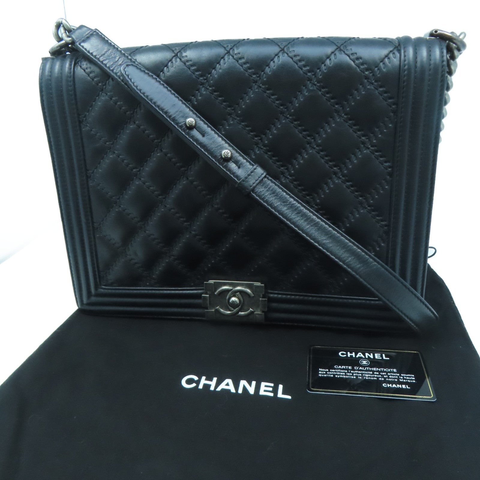 CHANEL 菱格牛皮皮革Boy 30cm銀扣鏈帶肩背袋黑色