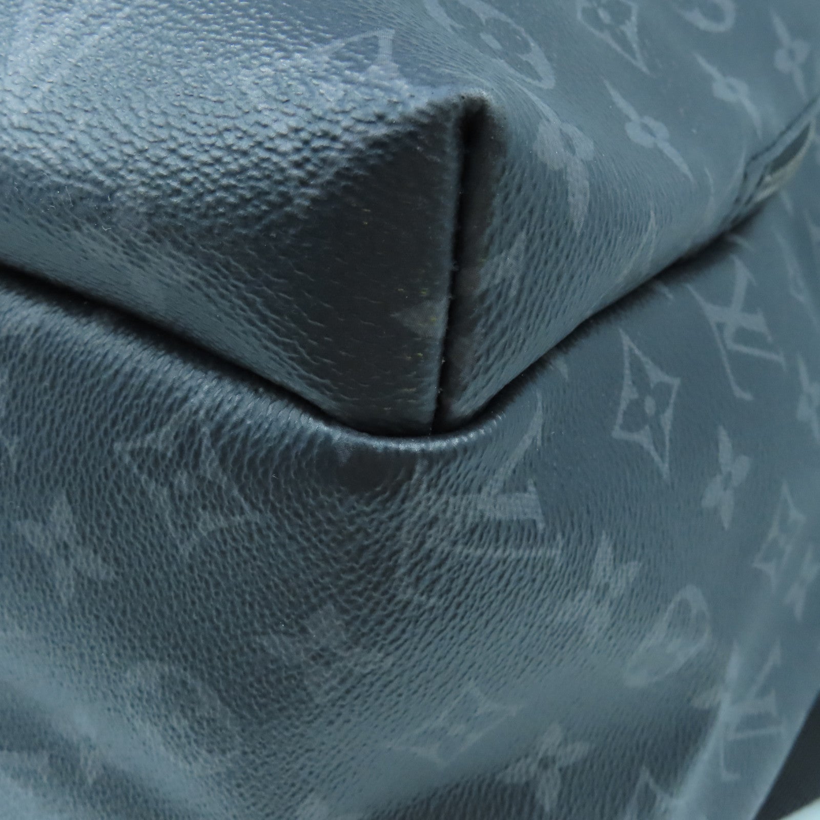 LOUIS VUITTON Mongram Eclipse Discovery PM銀扣背包黑色