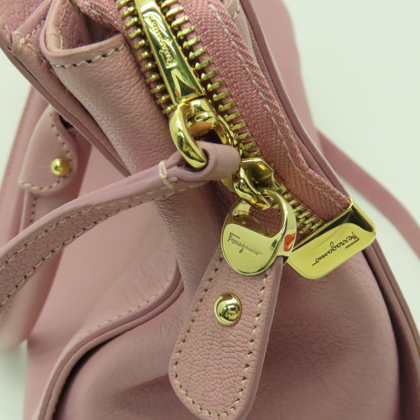 Salvatore Ferragamo 牛皮皮革2 Way Shoulder金扣手挽肩背兩用袋粉紅色