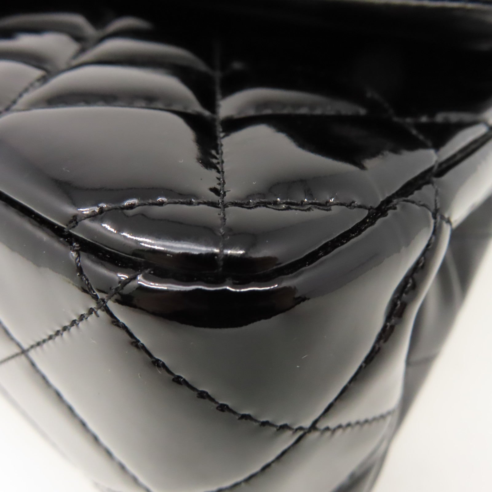CHANEL 菱格漆皮皮革Classic Jumbo Flap Shoulder Bag銀扣鏈帶肩背袋黑色