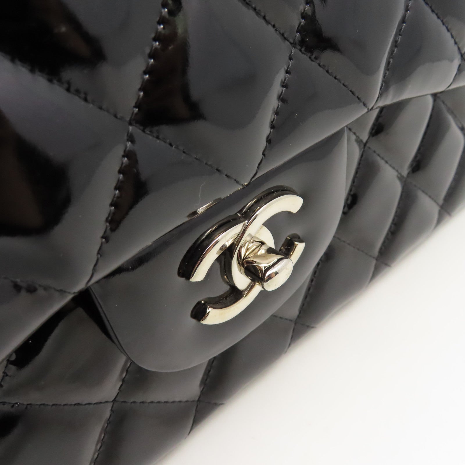 CHANEL 菱格漆皮皮革Classic Jumbo Flap Shoulder Bag銀扣鏈帶肩背袋黑色