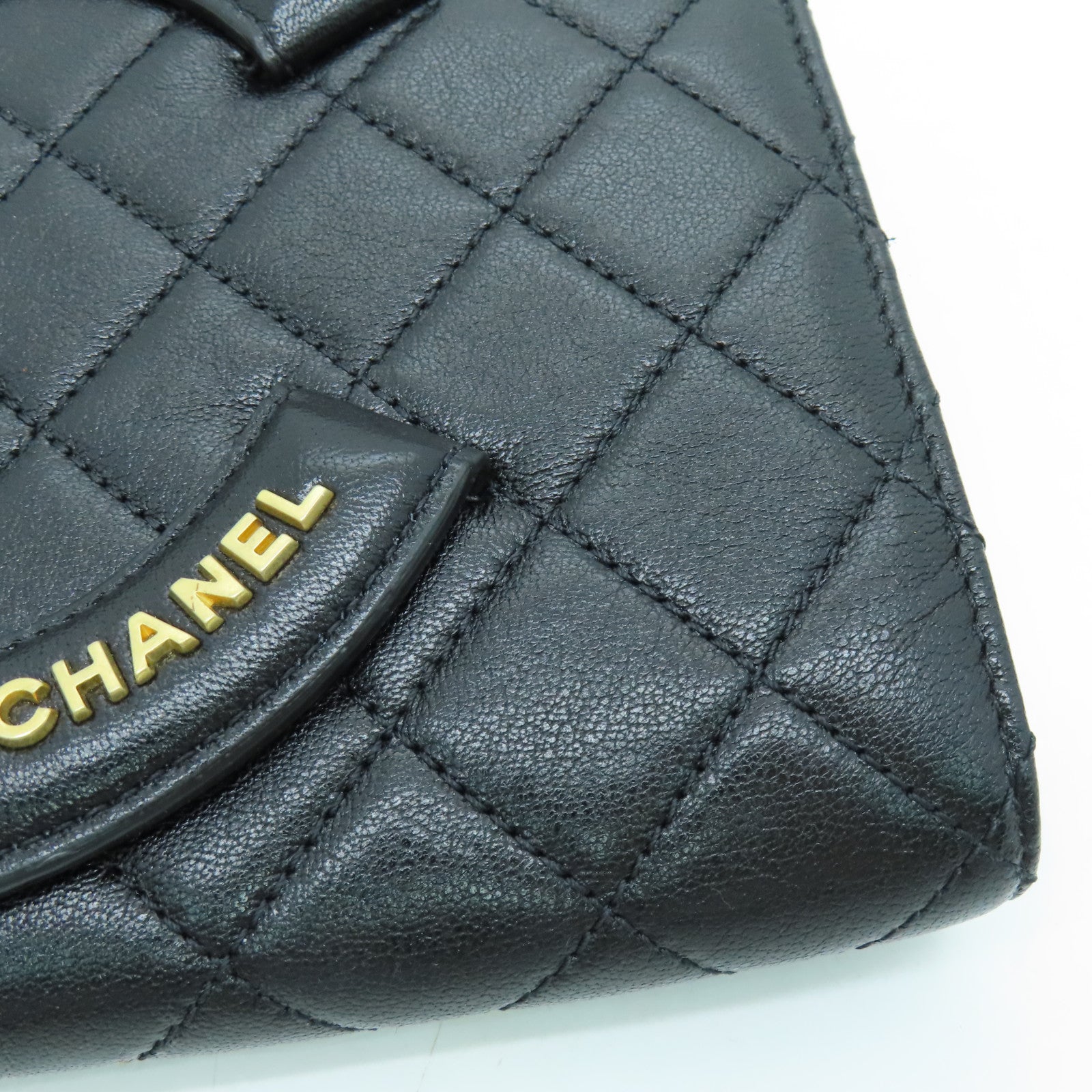CHANEL 菱格牛皮皮革Pouch金扣手拿包黑色