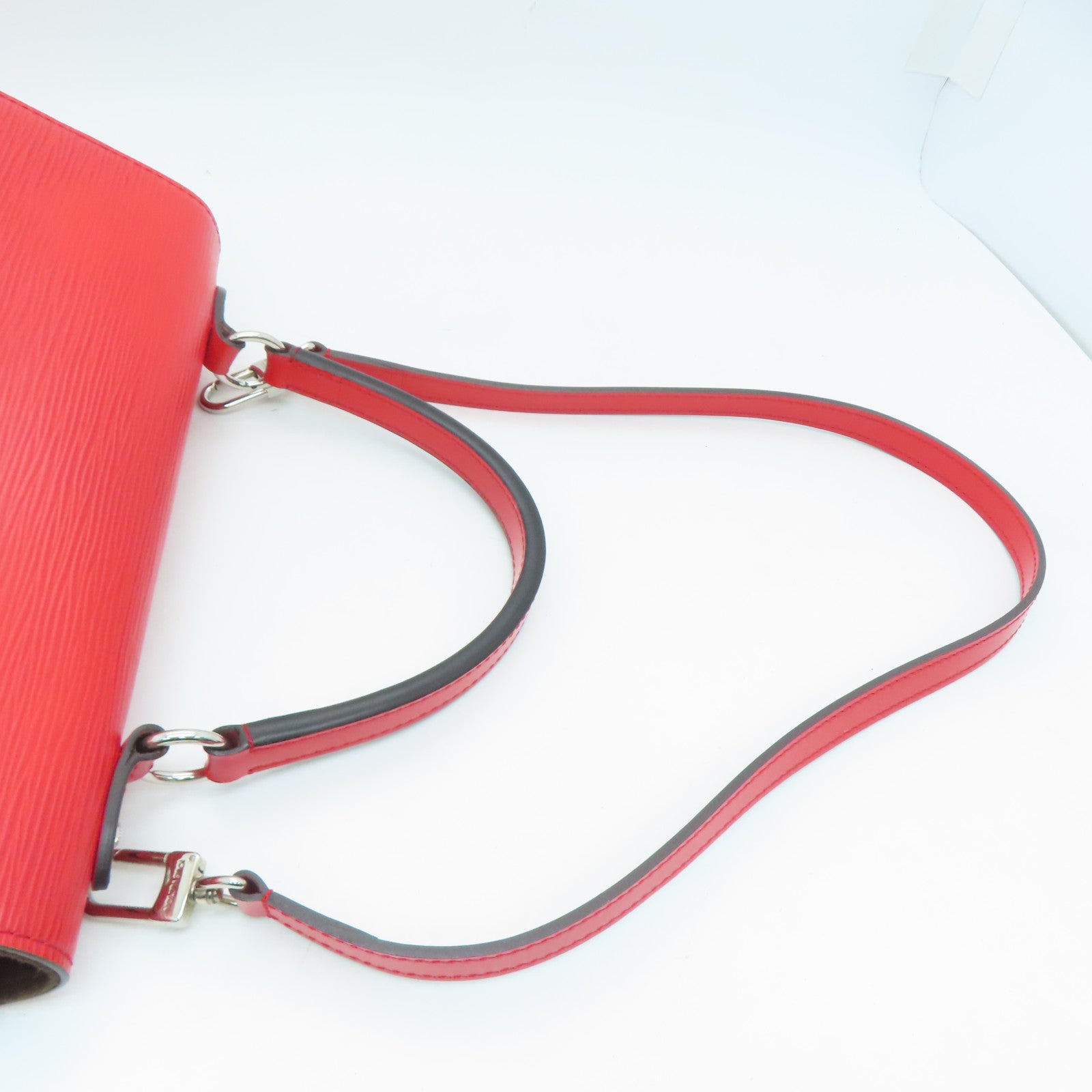 LOUIS VUITTON Epi Cluny MM silver buckle shoulder shoulder bag red