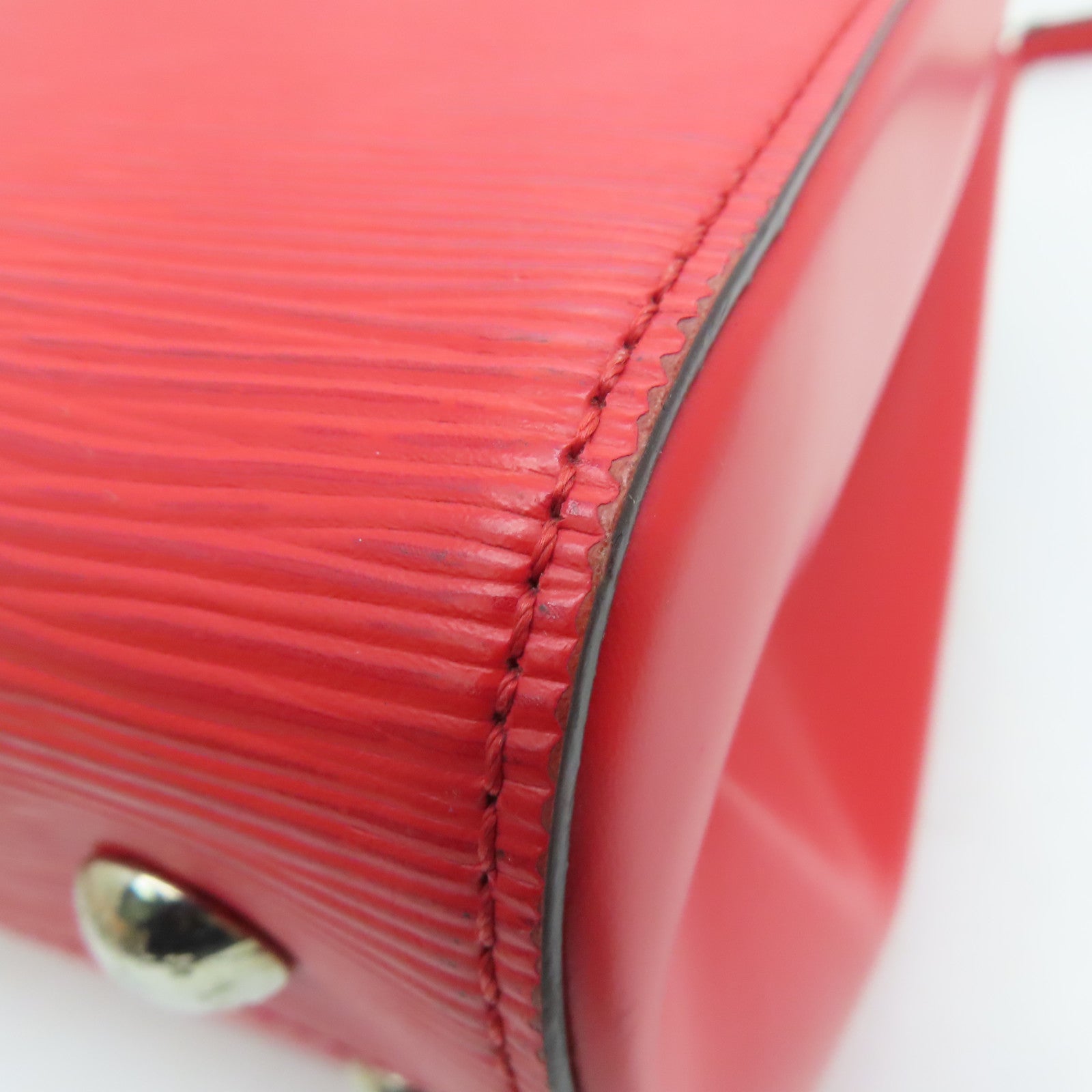 LOUIS VUITTON Epi Cluny MM silver buckle shoulder shoulder bag red