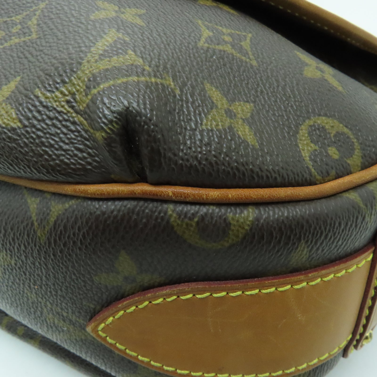 LOUIS VUITTON Monogram Tulum GM金扣肩背袋啡色