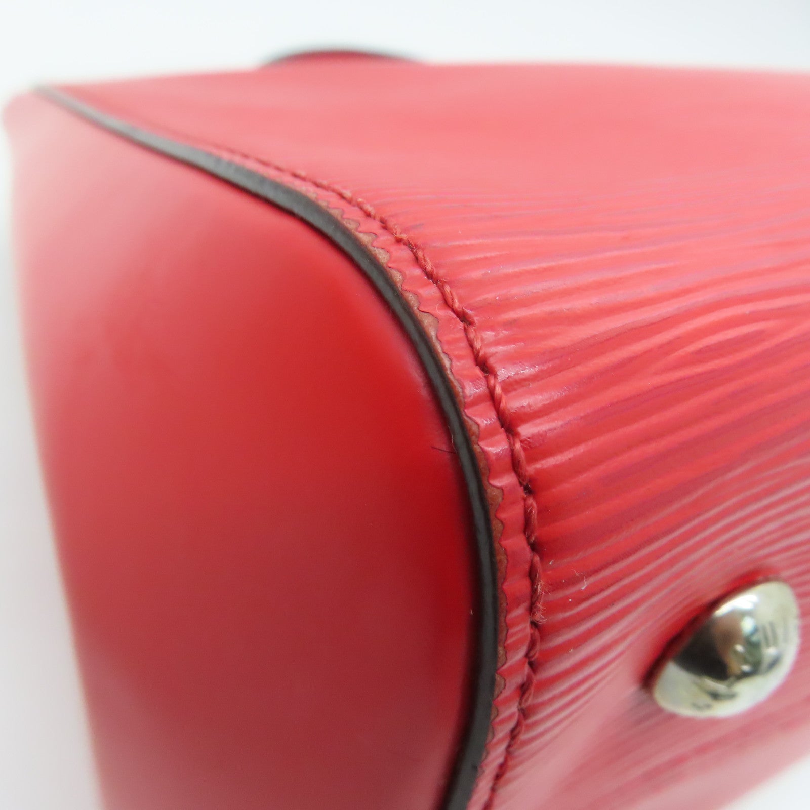 LOUIS VUITTON Epi Cluny MM silver buckle shoulder shoulder bag red