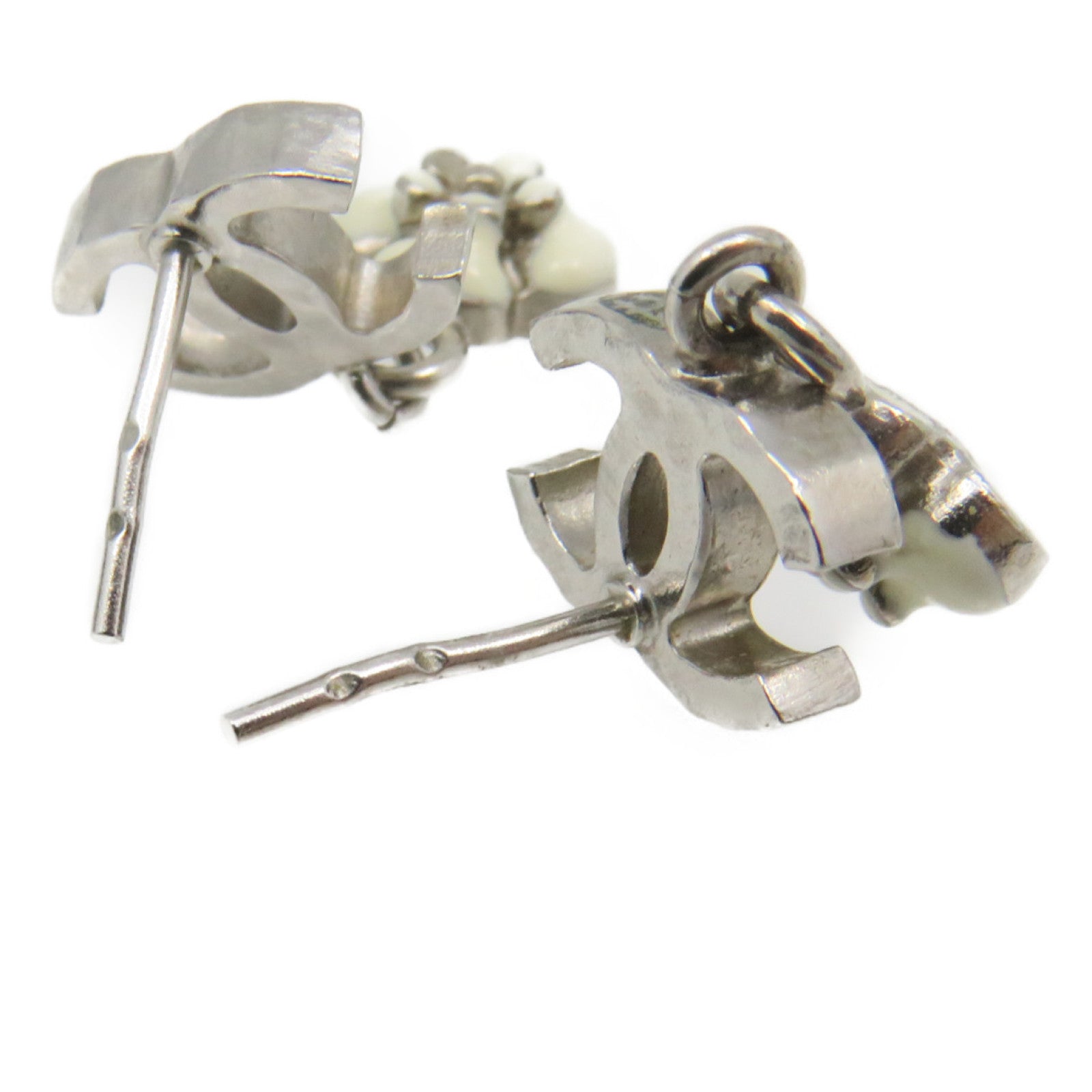 CHANEL metal CC Earrings earrings beige