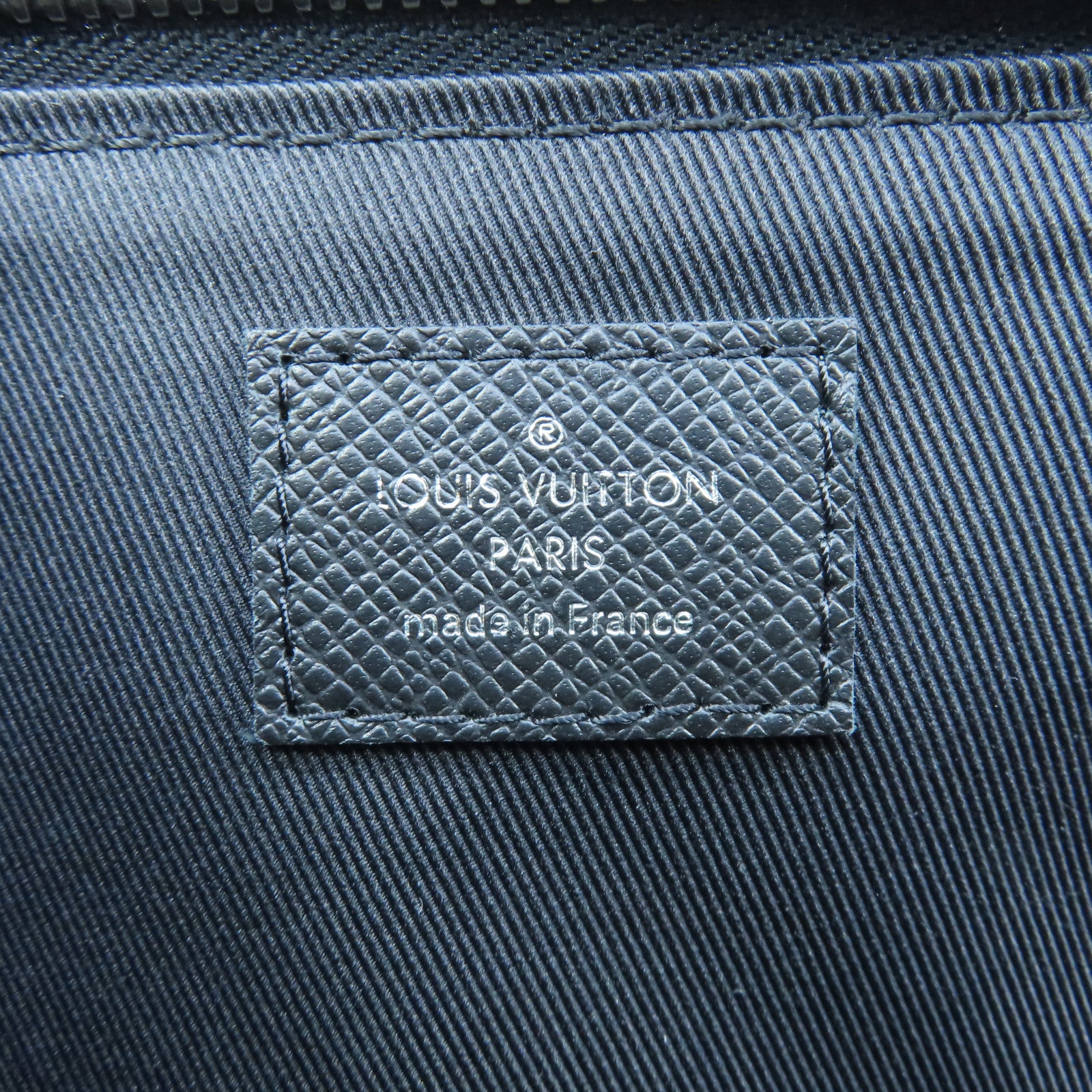 LOUIS VUITTON Taiga Anton Soft Briefcase Silver Buckle Briefcase Black