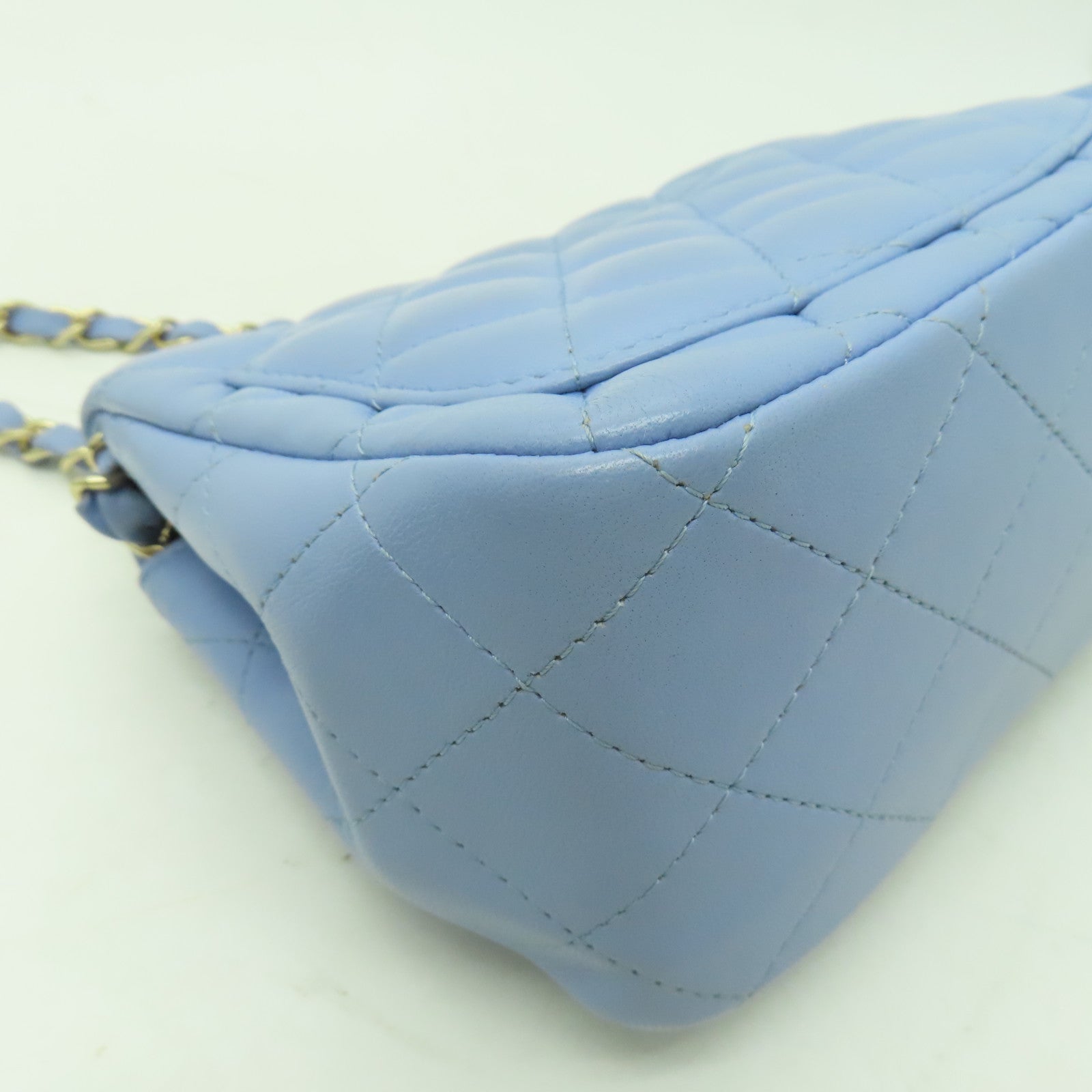 CHANEL 菱格羊皮皮革Chain Shoulder銀扣鏈帶肩背袋淺藍色