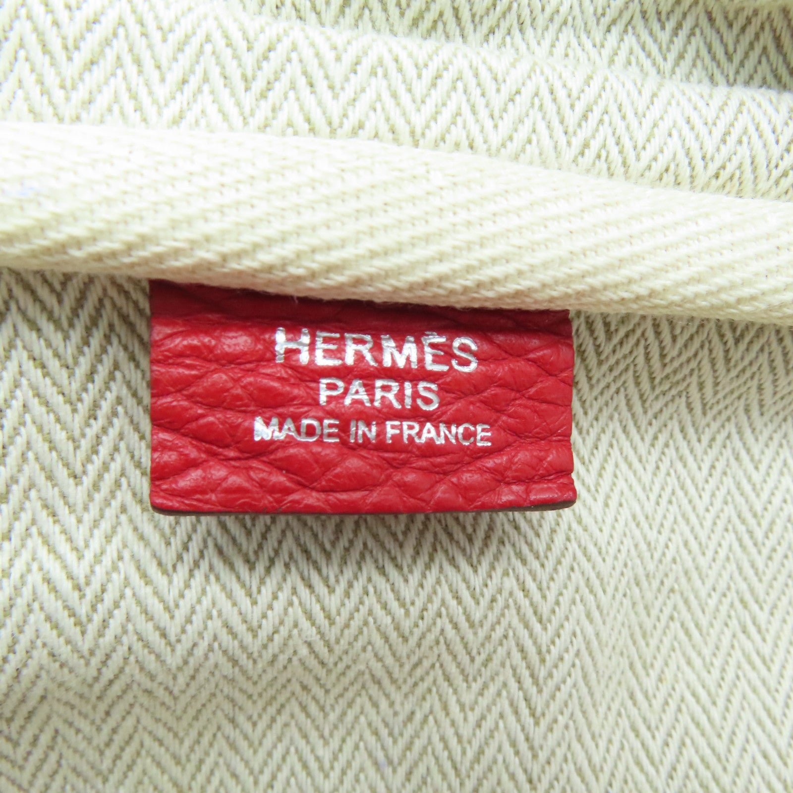 HERMES Clemence皮革Victoria银扣手挽袋红色
