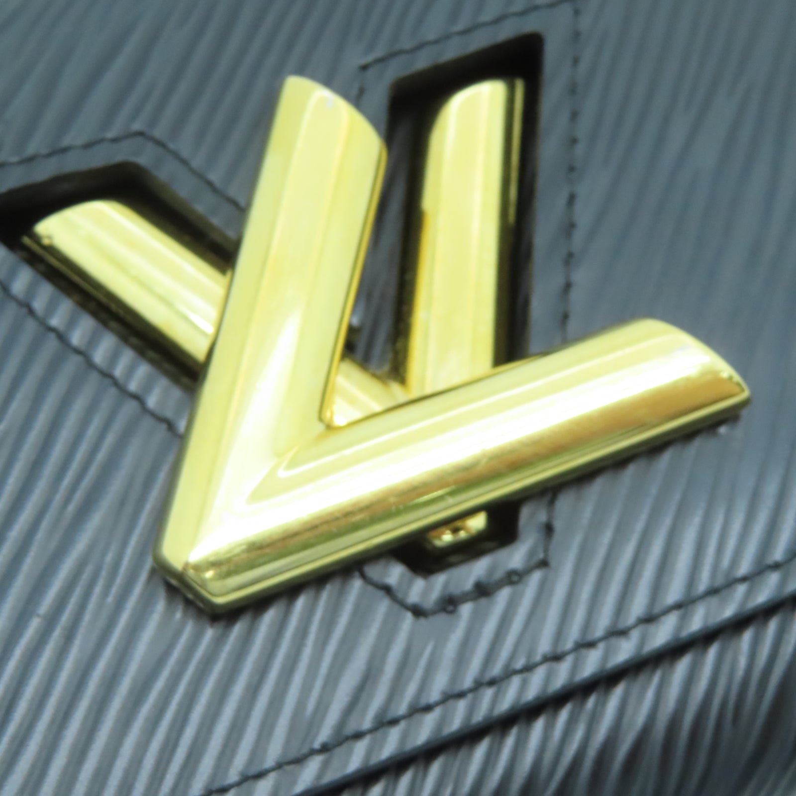 LOUIS VUITTON Epi皮革Twist Wallet金扣长钱包黑色