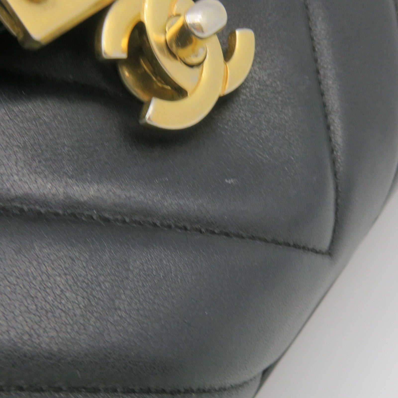 CHANEL Rhombus Sheepskin Leather Chain 2Way Shoulder Bag Gold Buckle Handle Shoulder Bag Black