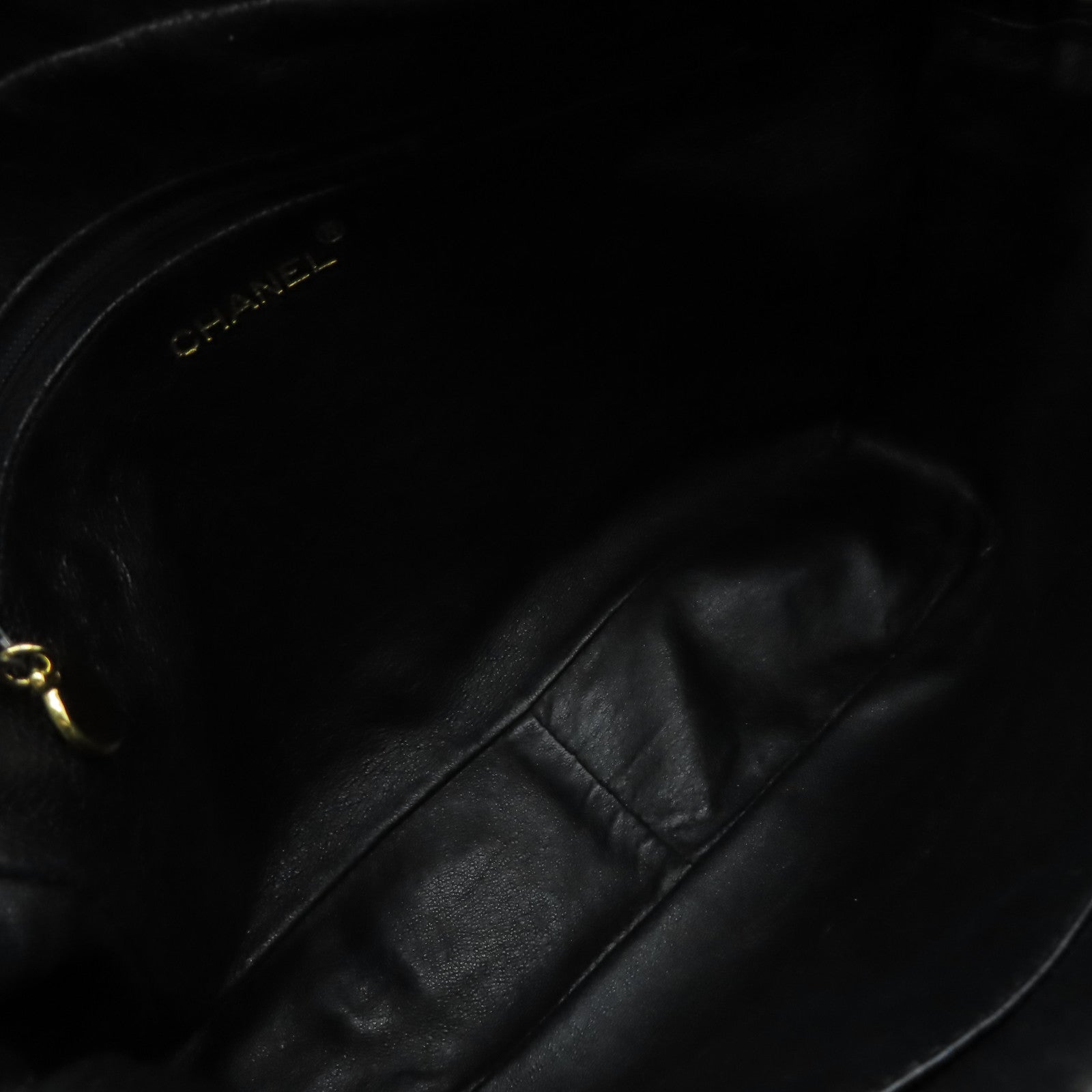 CHANEL Caviar皮革Vintage Shoulder Bag金扣肩背袋黑色