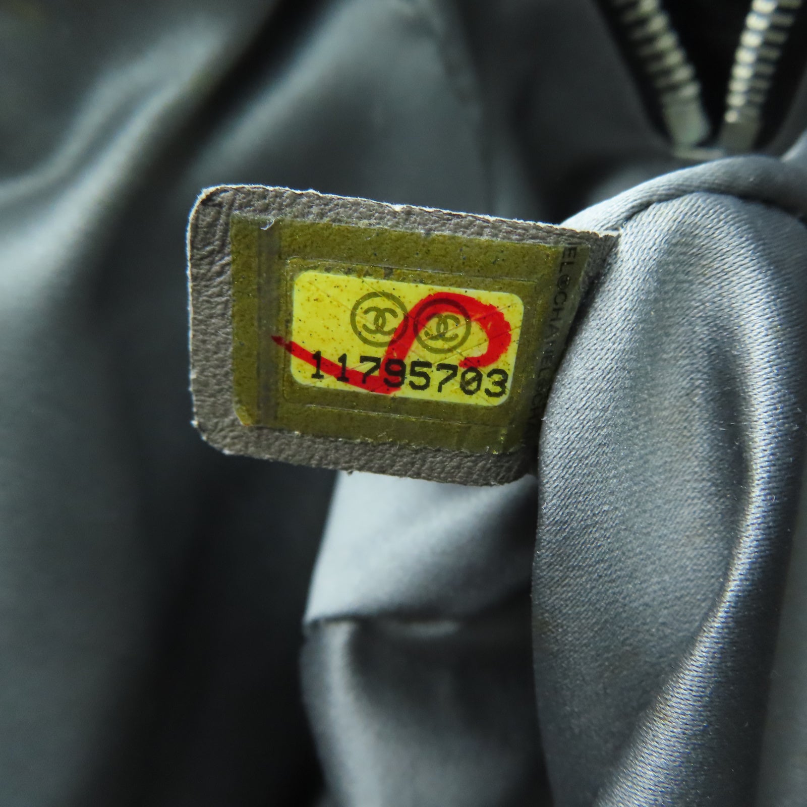 CHANEL 牛皮皮革Shoulder Bag銀扣鏈帶肩背袋黑色