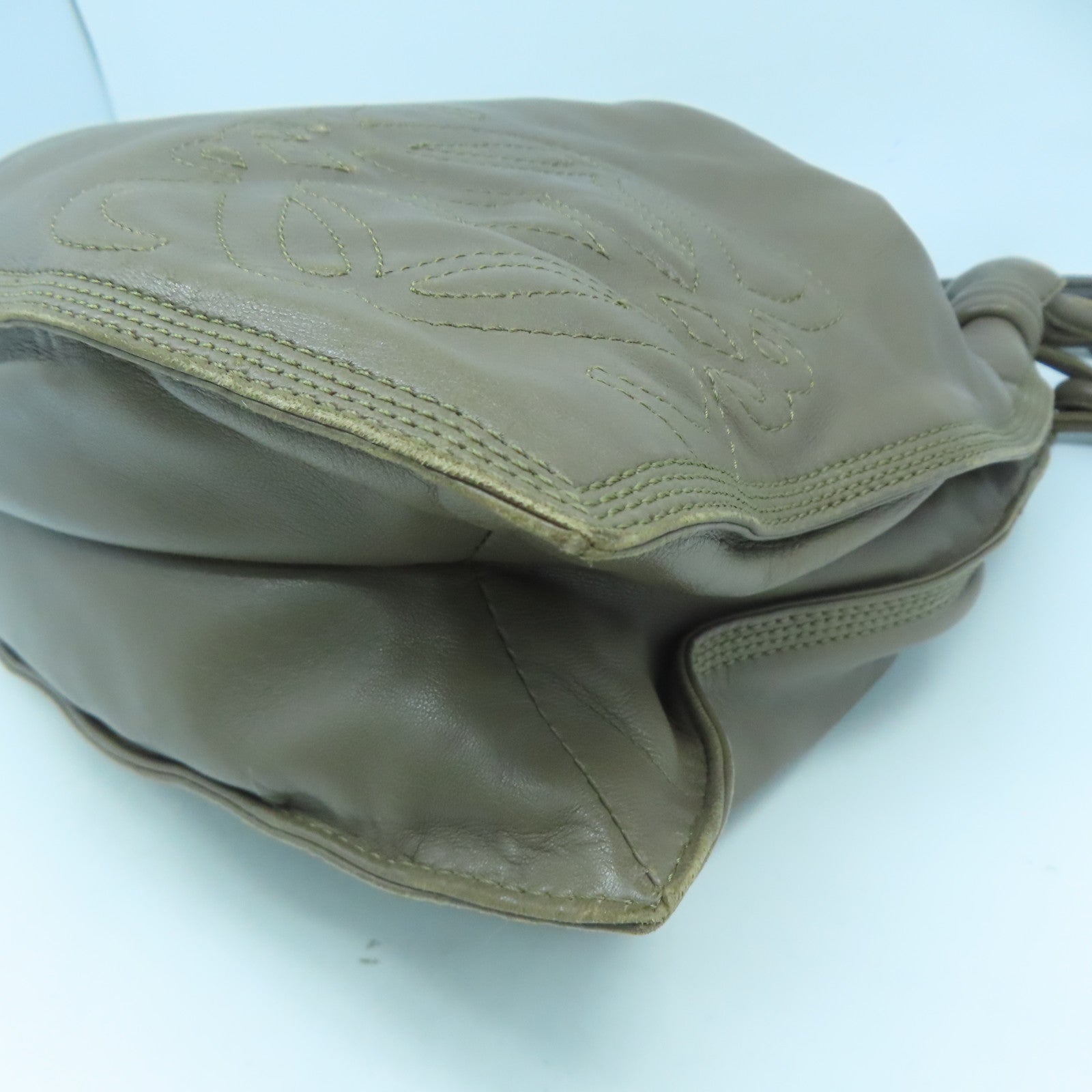 LOEWE 羊皮皮革Shoulder Bag銀扣肩背袋灰色