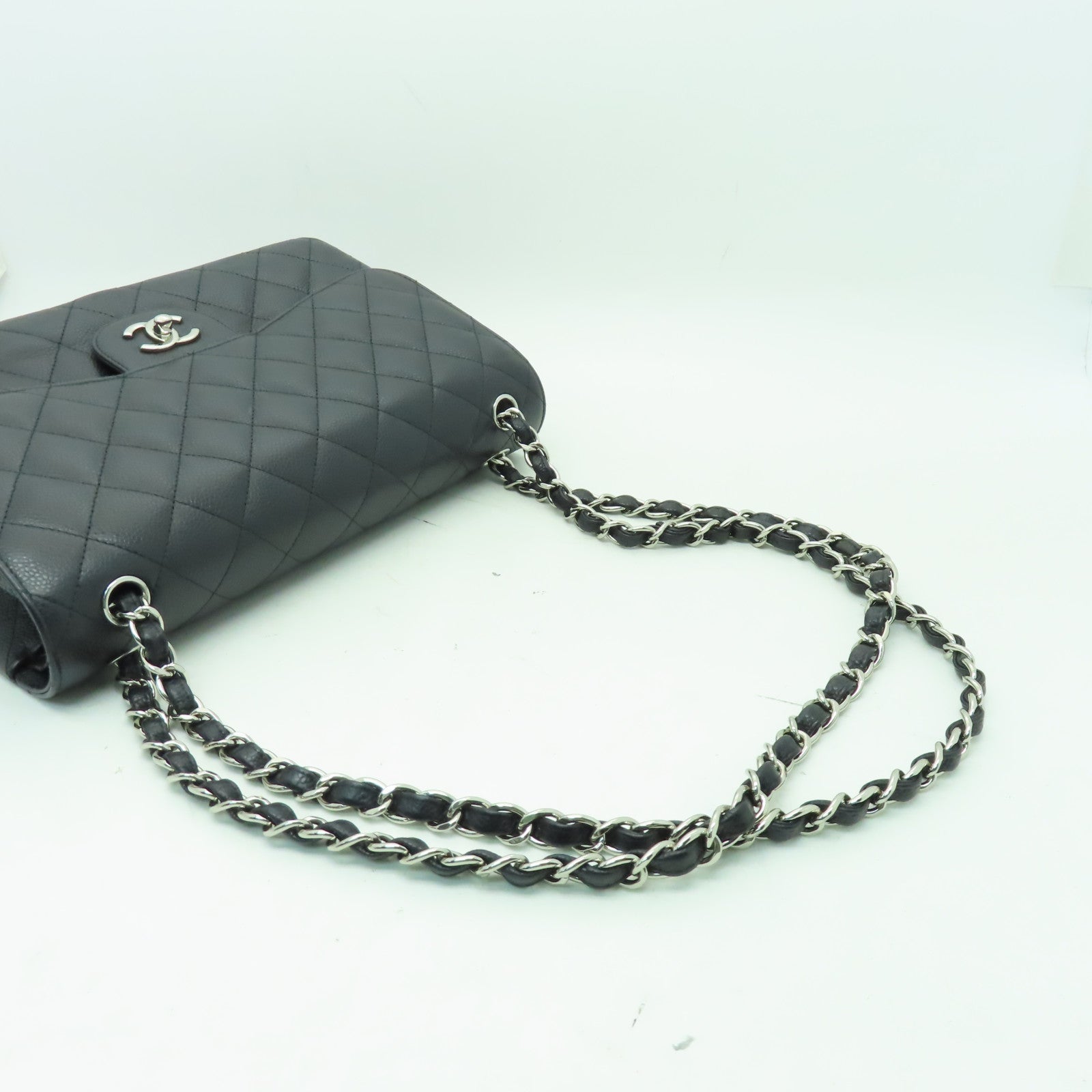 CHANEL 菱格Caviar皮革Classic 30銀扣鏈帶肩背袋黒色