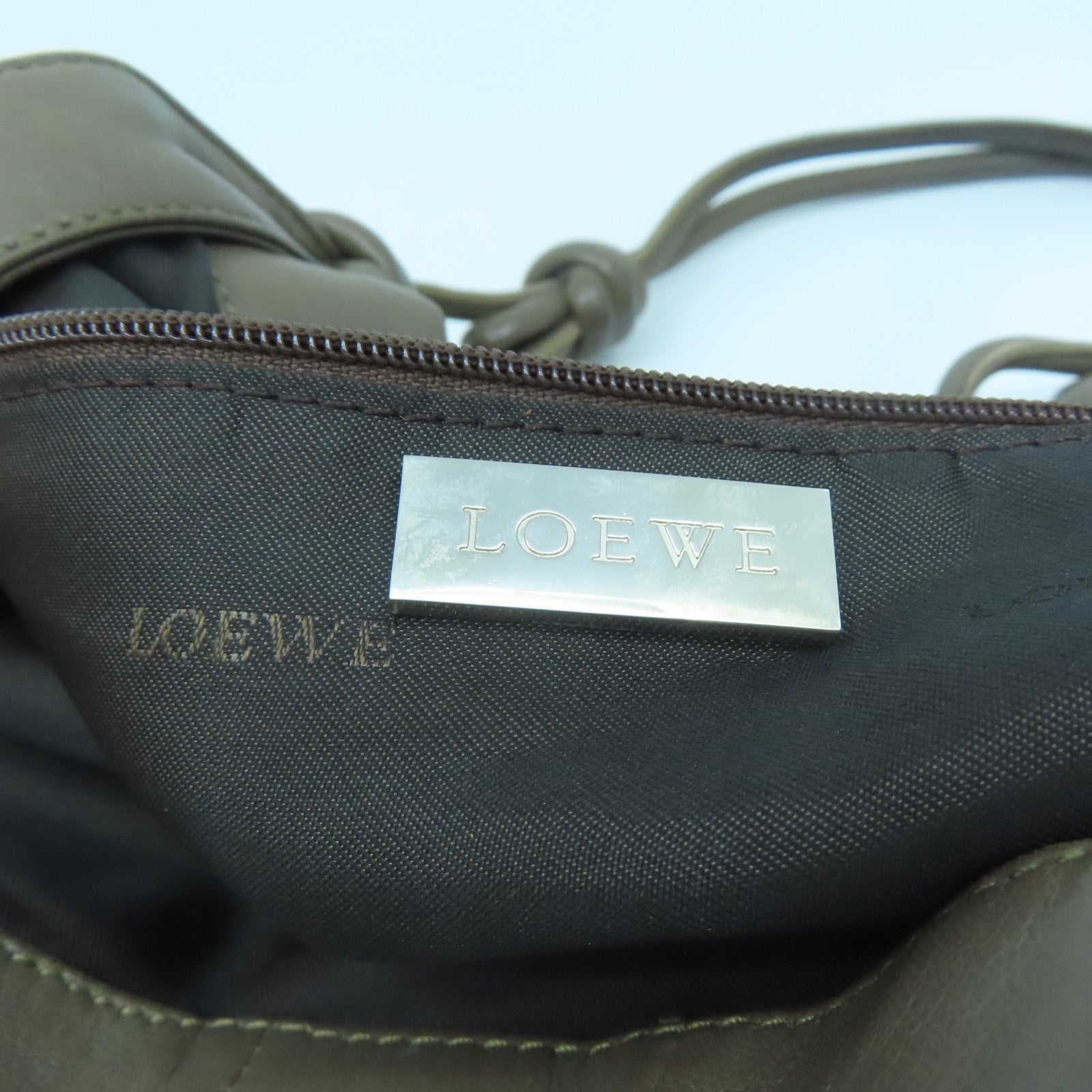 LOEWE 羊皮皮革Shoulder Bag銀扣肩背袋灰色