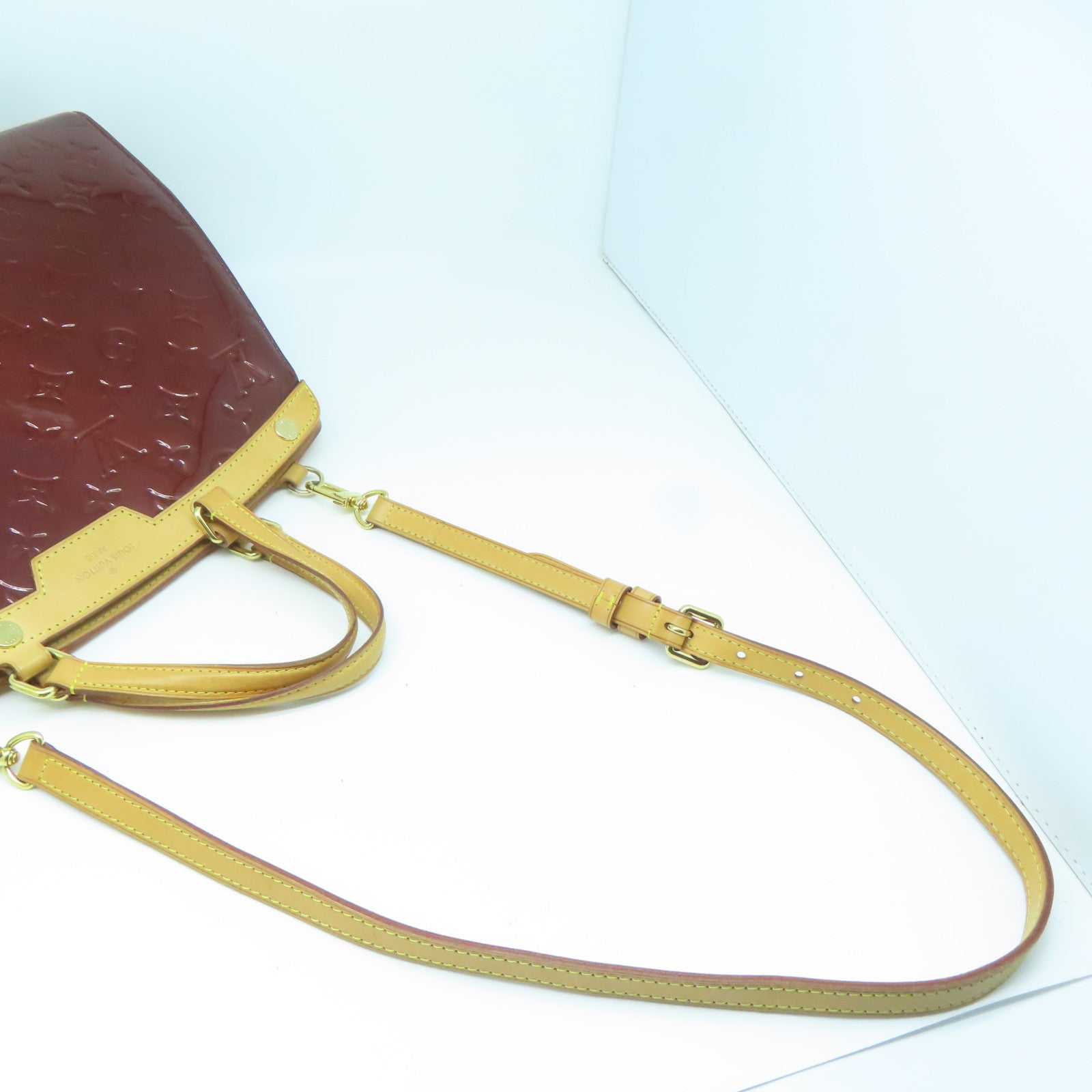LOUIS VUITTON Monogram Vernis Brea MM金扣手挽肩背两用袋酒红色