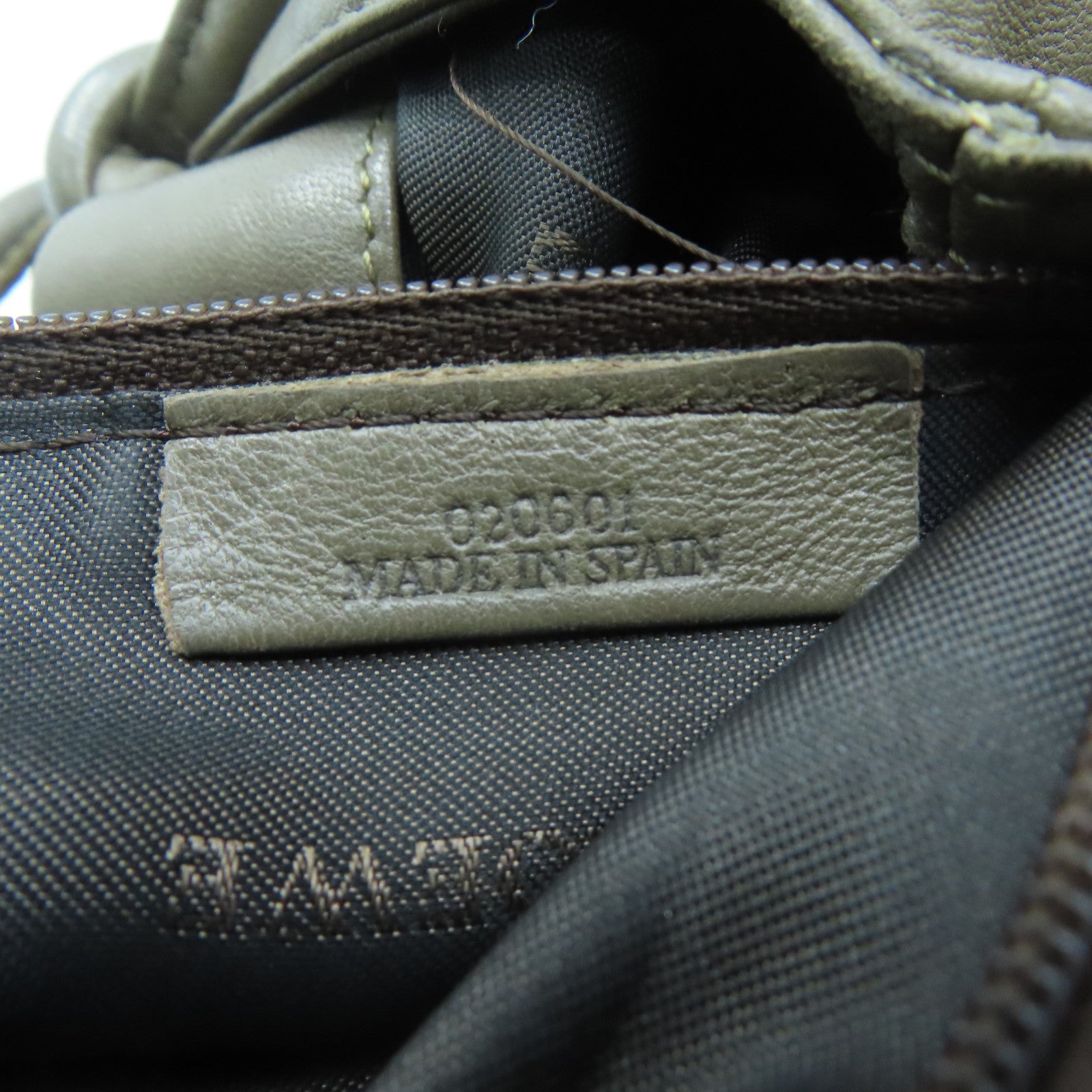 LOEWE 羊皮皮革Shoulder Bag銀扣肩背袋灰色