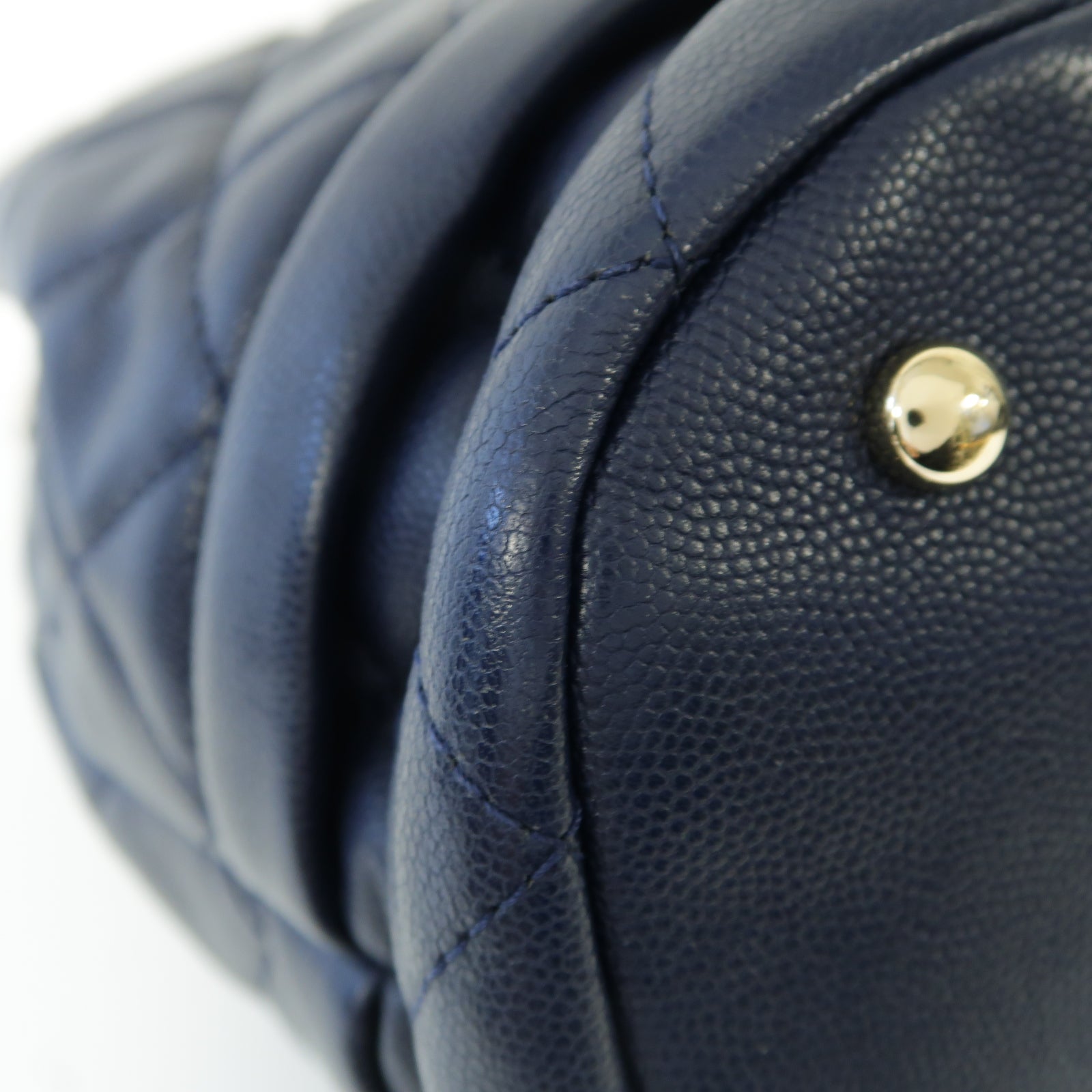 CHANEL 菱格Caviar皮革Bucket Bag金扣手挽肩背兩用袋藍色
