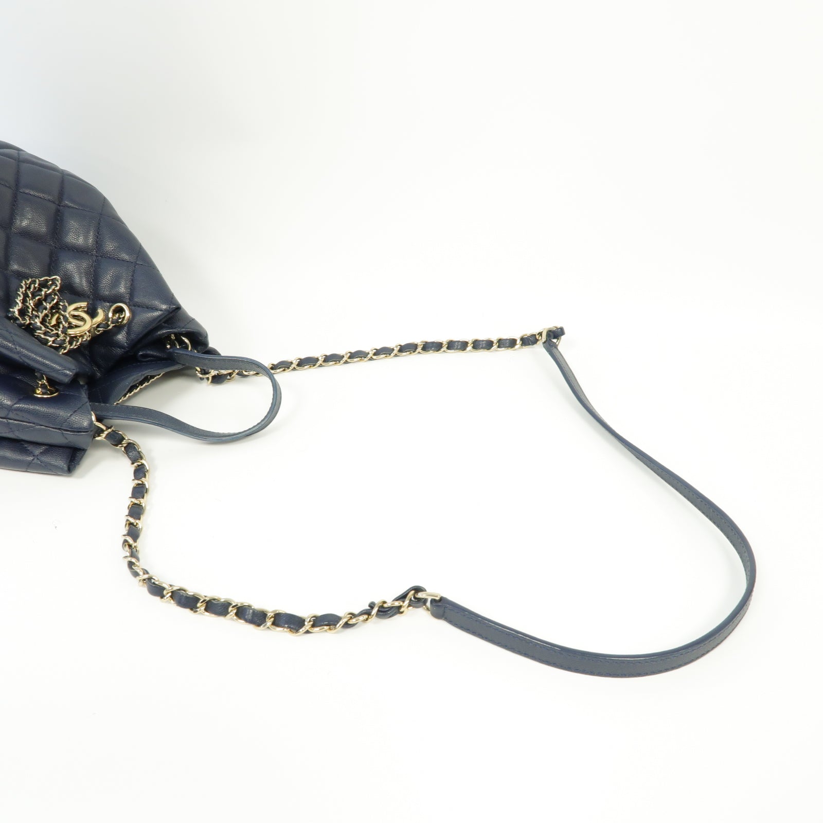 CHANEL 菱格Caviar皮革Bucket Bag金扣手挽肩背兩用袋藍色