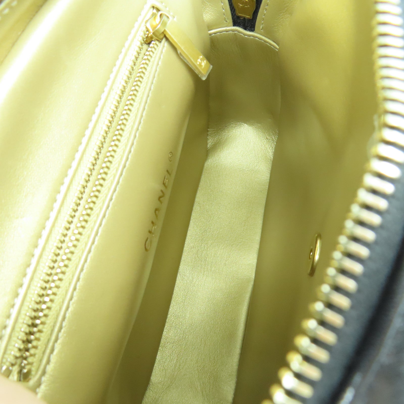 CHANEL 菱格羊皮皮革Backpack金扣背包黑色
