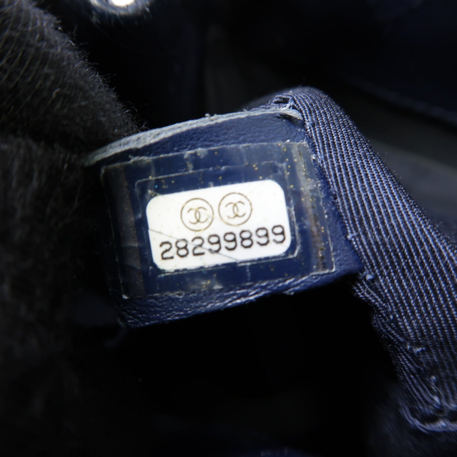CHANEL 菱格Caviar皮革Bucket Bag金扣手挽肩背兩用袋藍色